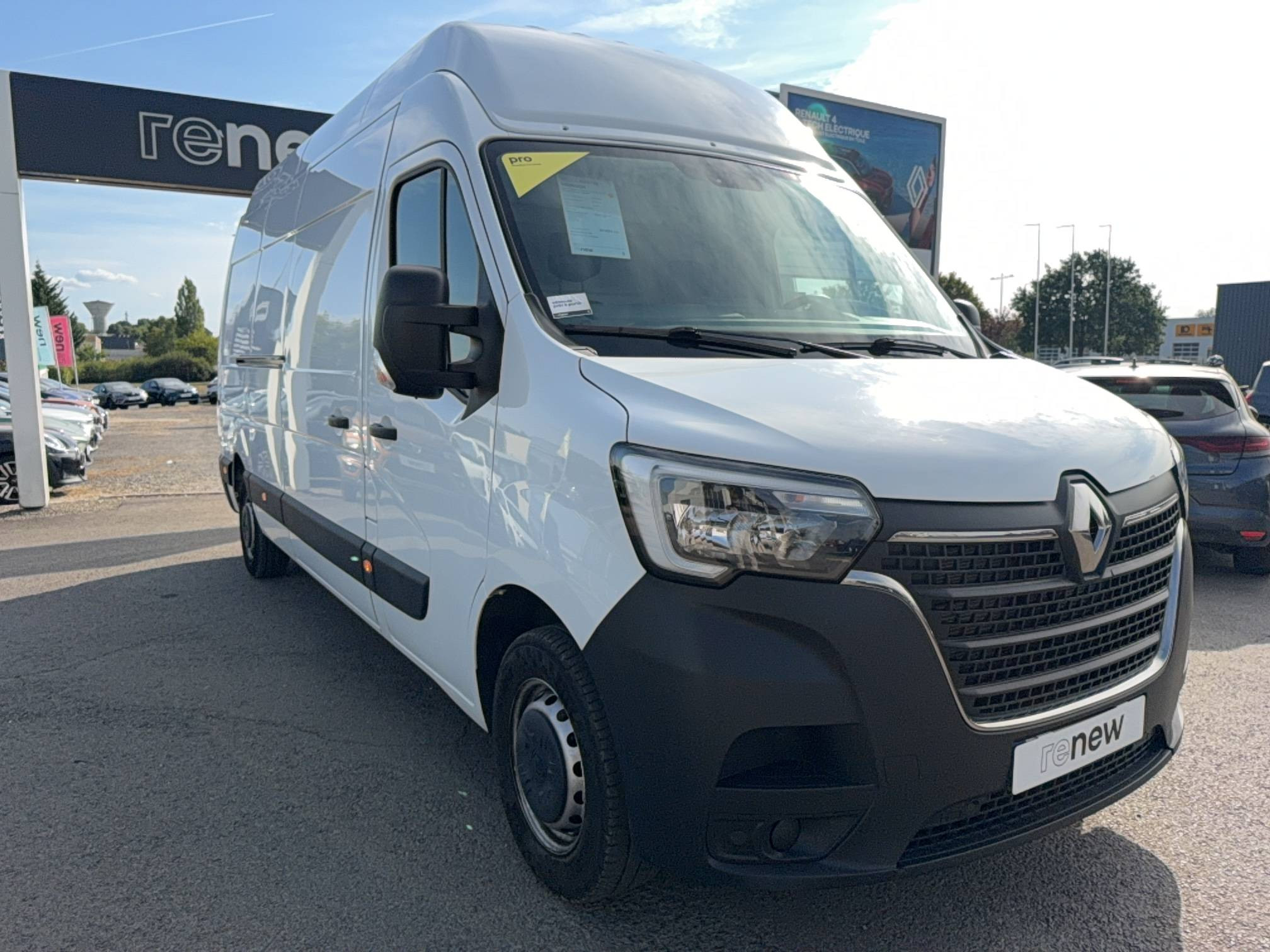 Vente en ligne Renault Master Fourgon MASTER FGN TRAC F3500 L3H3 BLUE DCI 135 au prix de 23 990 €