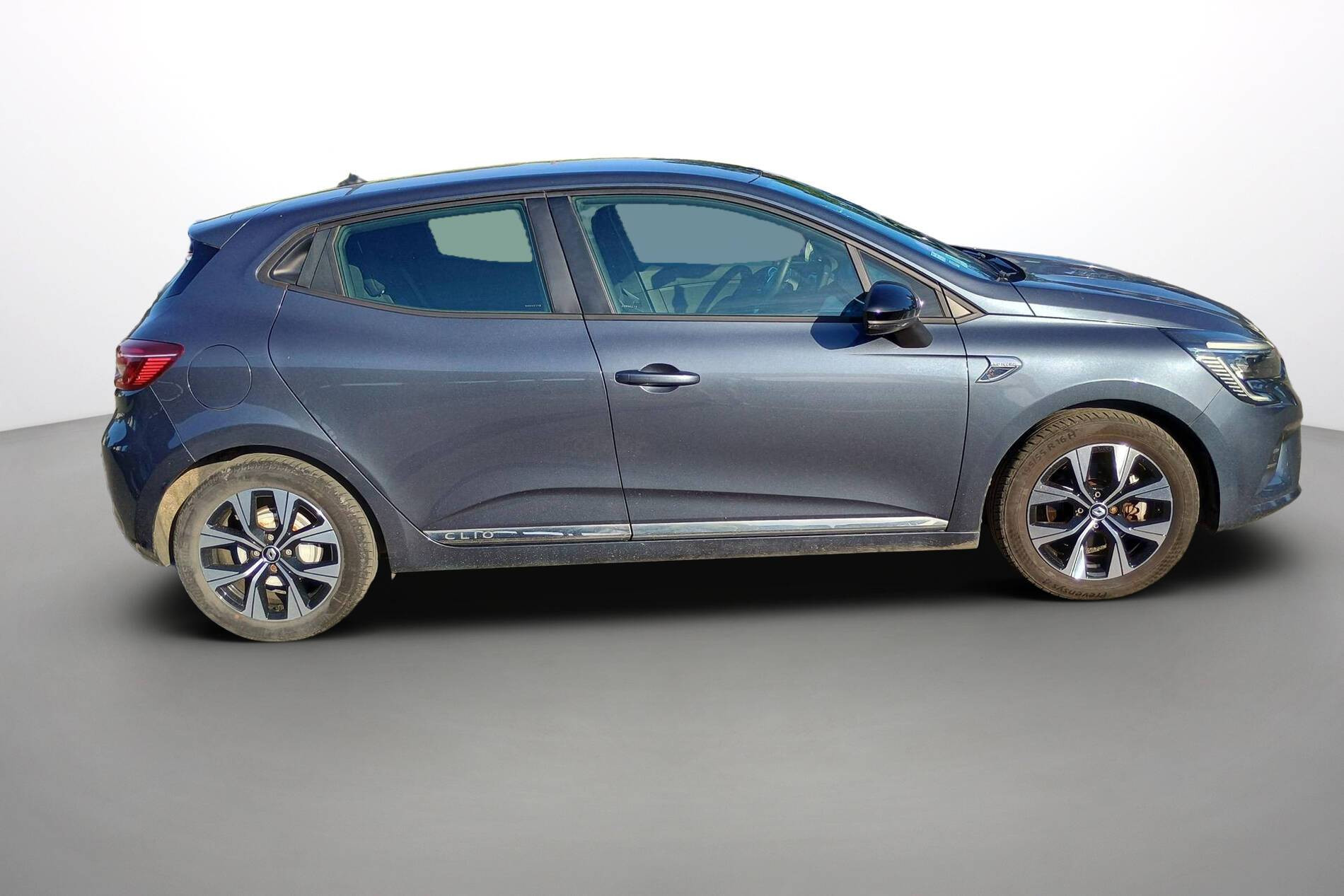 Vente en ligne Renault Clio 5 Clio E-Tech 140 - 21N au prix de 16 990 €