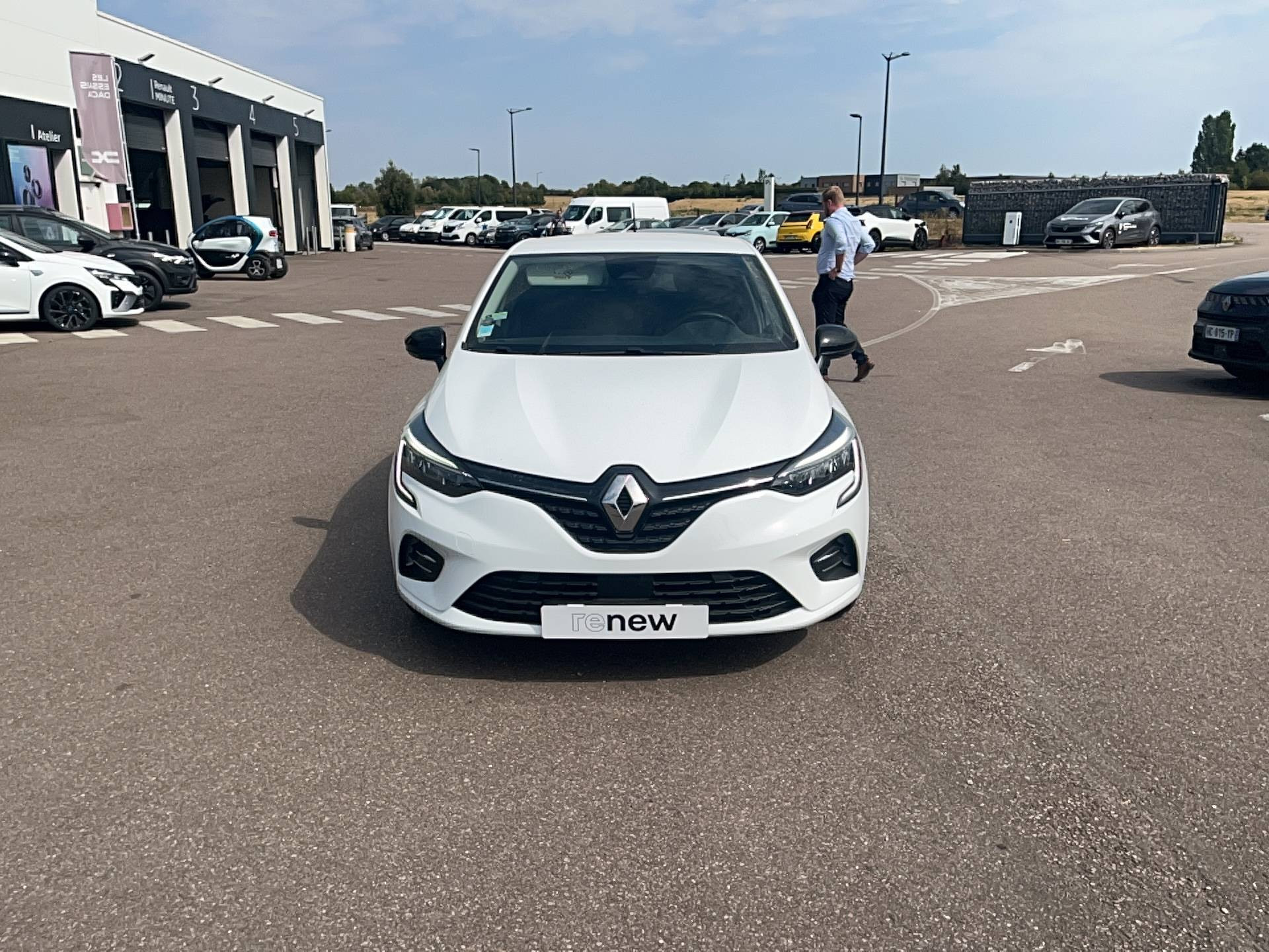 Vente en ligne Renault Clio 5 Clio SCe 65 au prix de 11 791 €