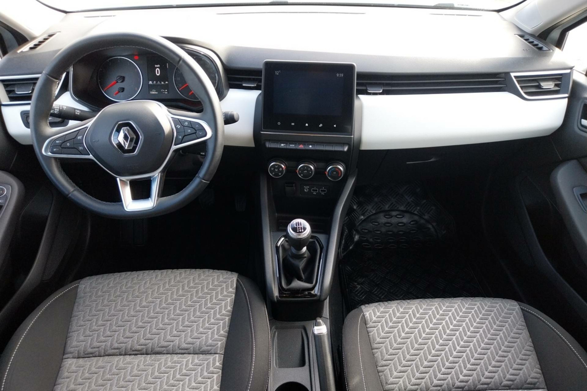 Vente en ligne Renault Clio 5 Clio TCe 90 au prix de 15 290 €