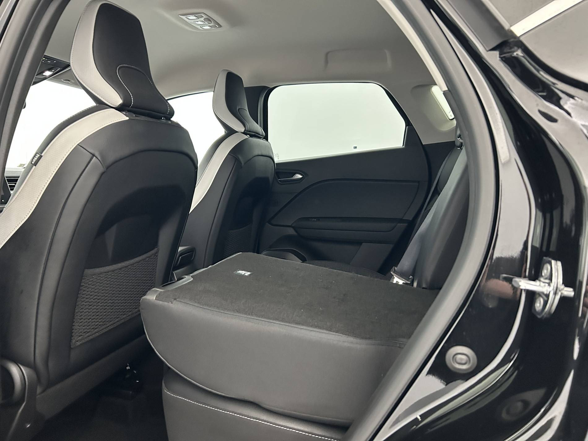 Vente en ligne Renault Captur  mild hybrid 140 au prix de 18 990 €