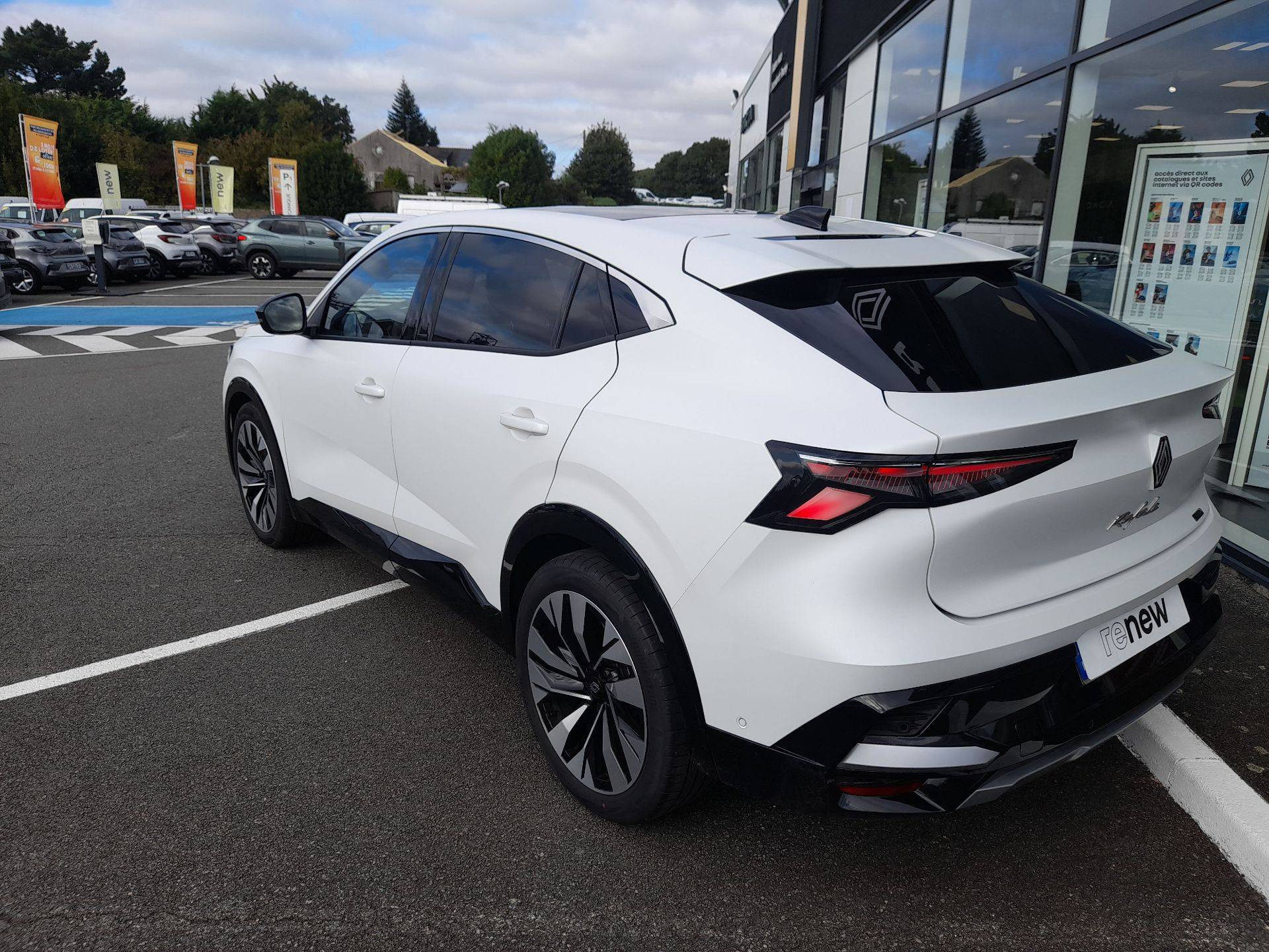 Vente en ligne Renault Rafale  E-Tech full hybrid 200 au prix de 35 990 €