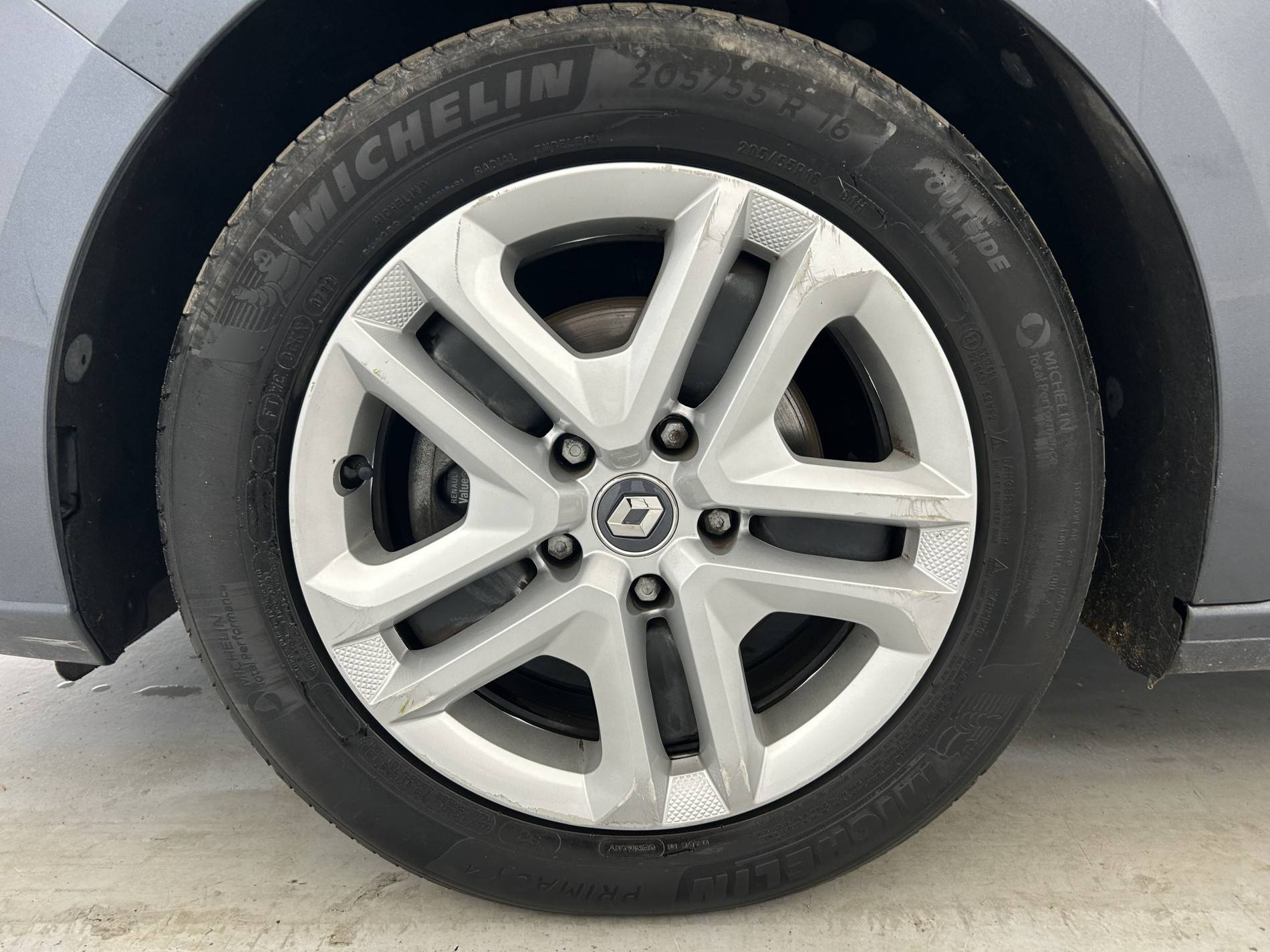 Vente en ligne Renault Megane 4 Mégane IV Berline Blue dCi 115 EDC au prix de 14 790 €
