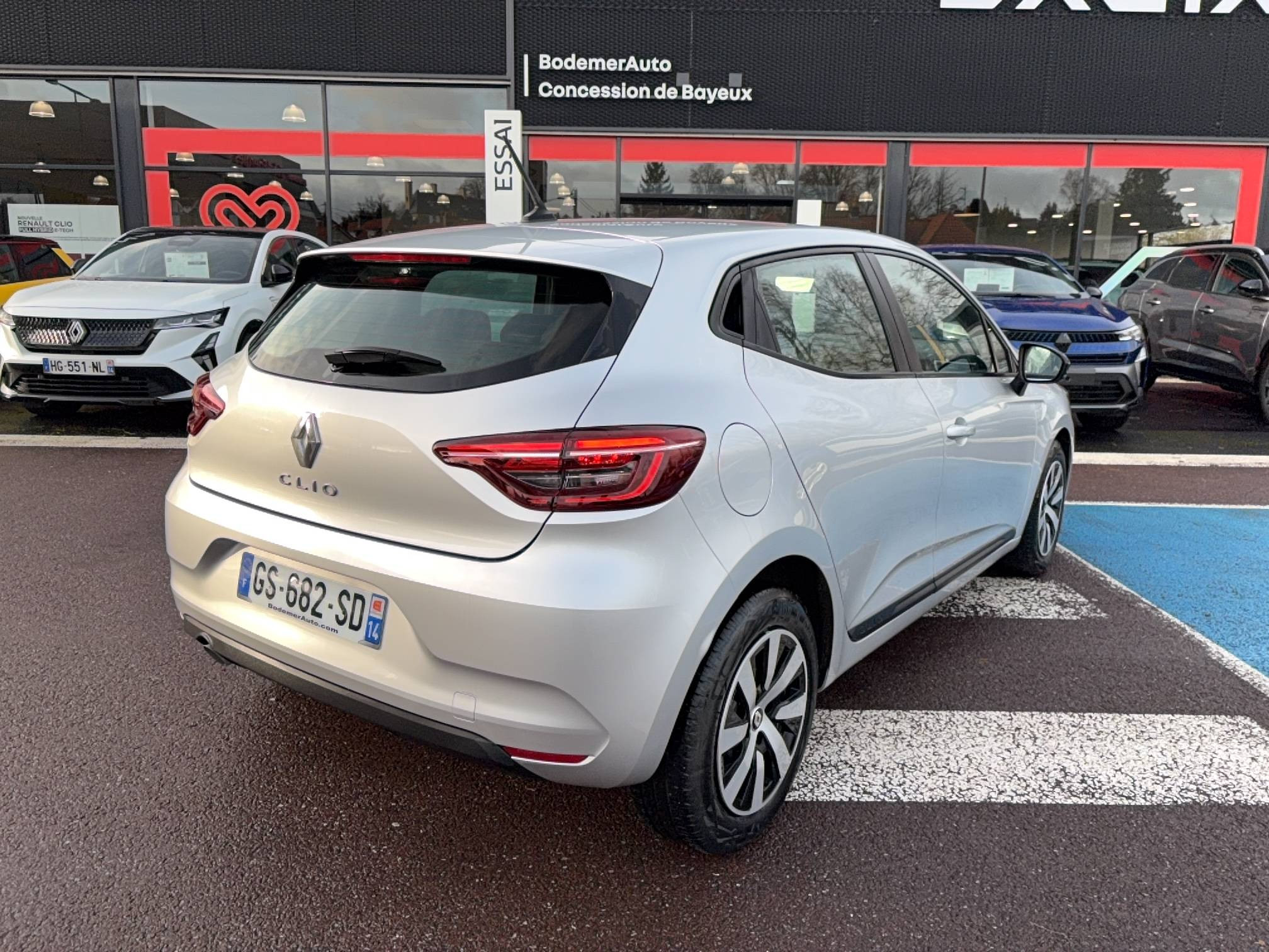 Vente en ligne Renault Clio 5 Clio TCe 90 au prix de 14 290 €