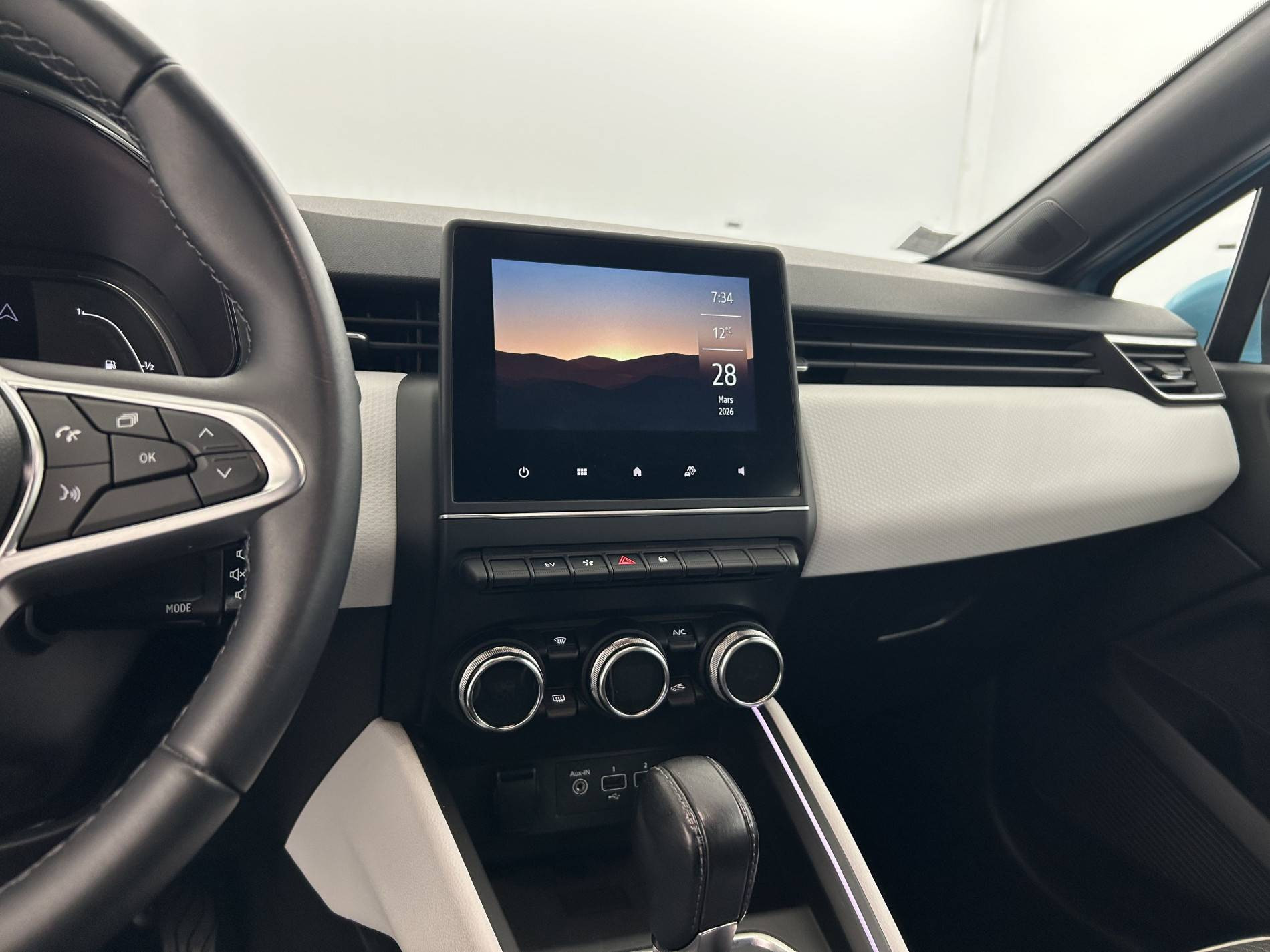 Vente en ligne Renault Clio 5 Clio E-Tech 140 - 21N au prix de 18 499 €