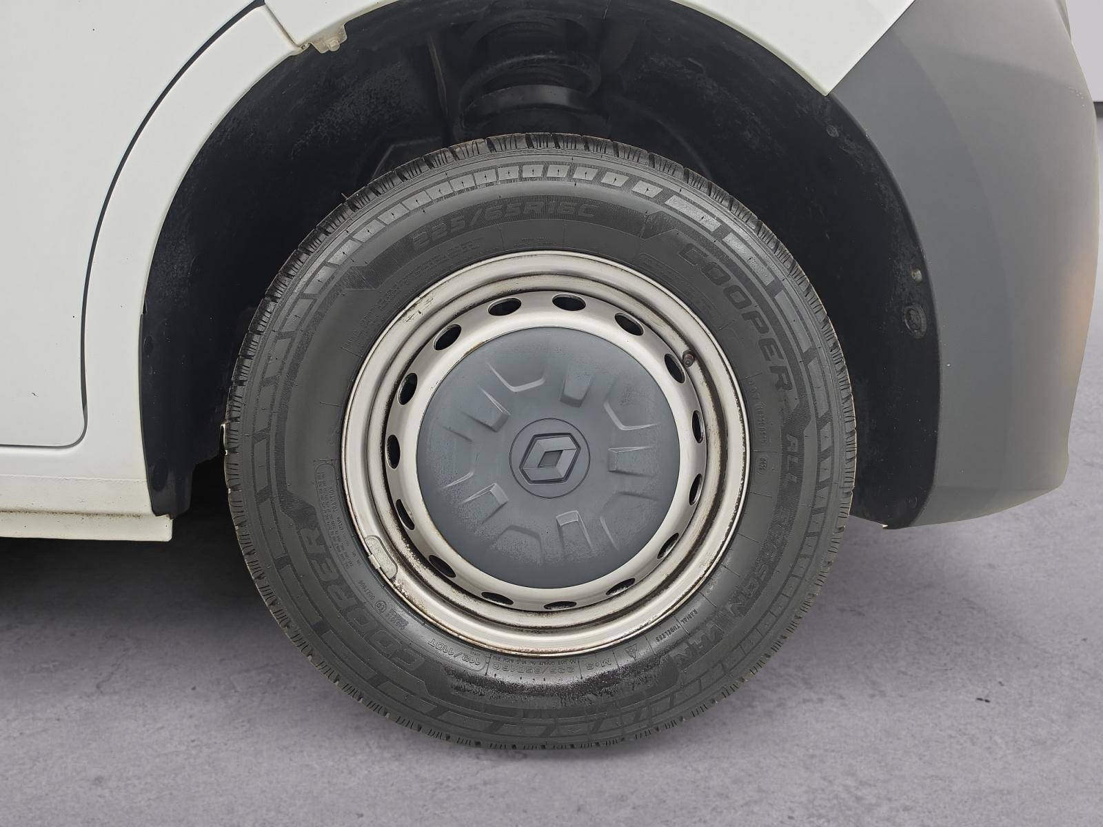Vente en ligne Renault Master Fourgon MASTER FGN TRAC F3500 L2H2 BLUE DCI 135 au prix de 21 490 €