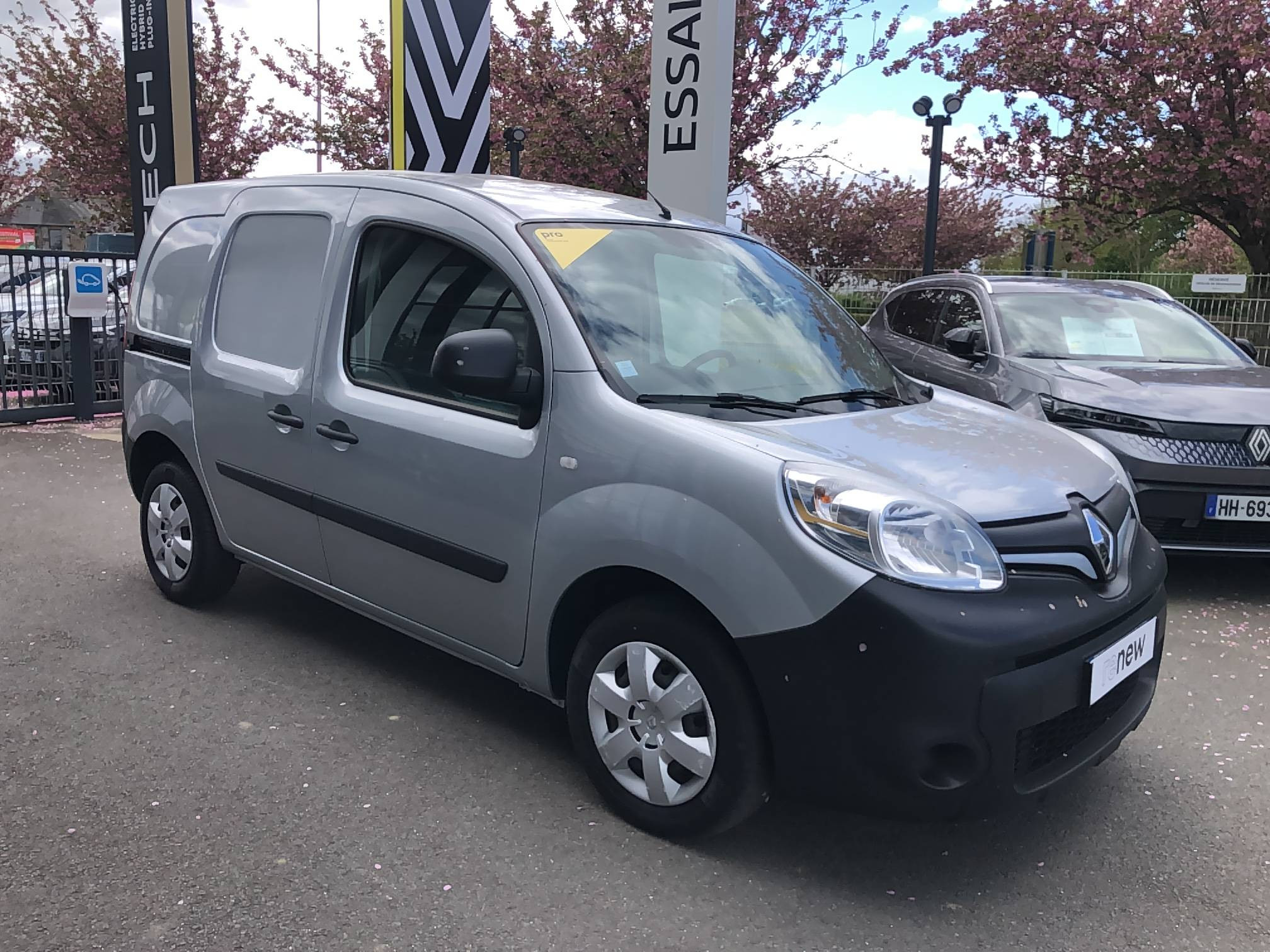 Vente en ligne Renault Kangoo Express  BLUE DCI 95 au prix de 12 990 €