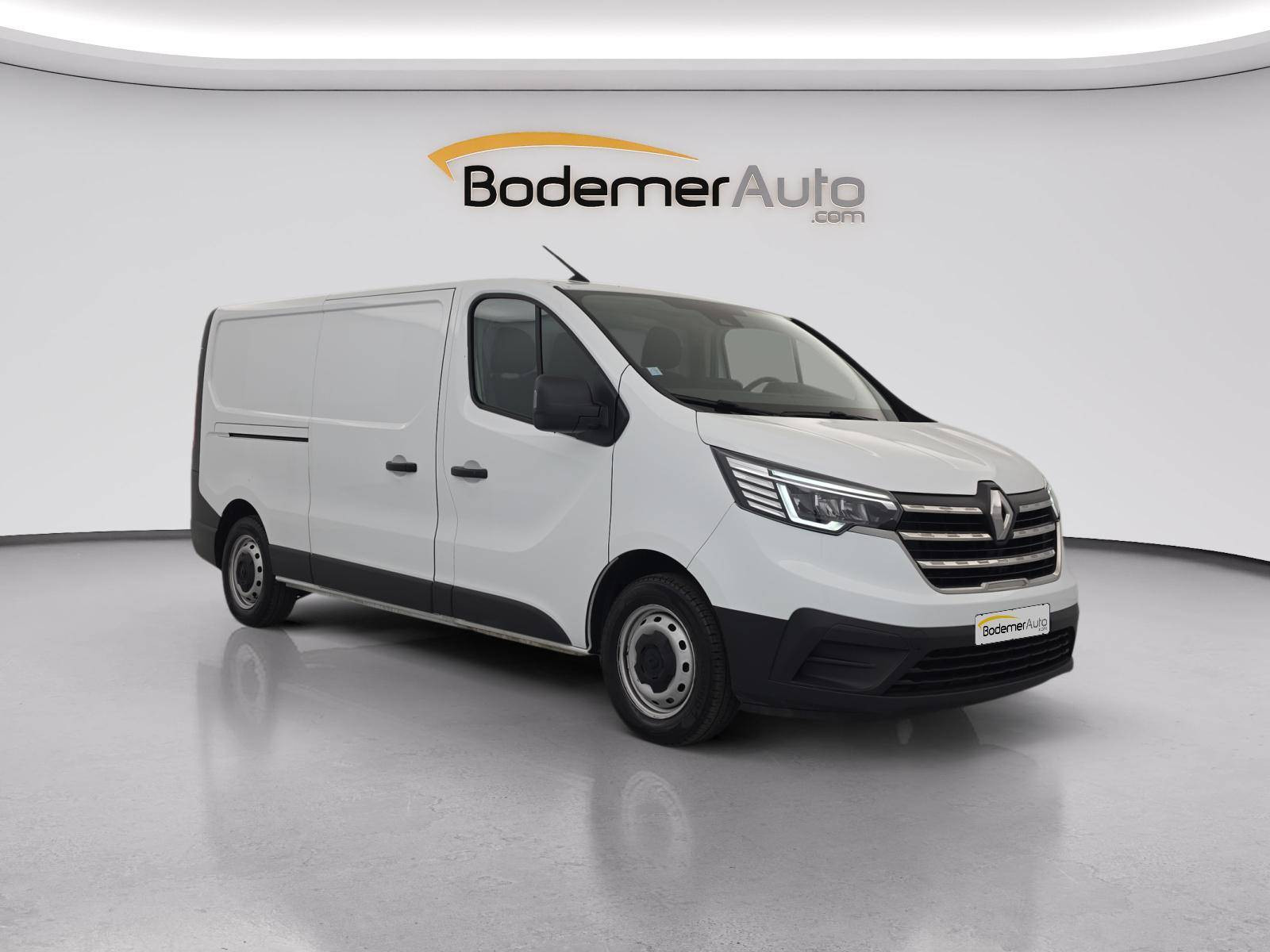Vente en ligne Renault Trafic 3 Fourgon TRAFIC FGN L2H1 3000 KG BLUE DCI 130 au prix de 21 990 €