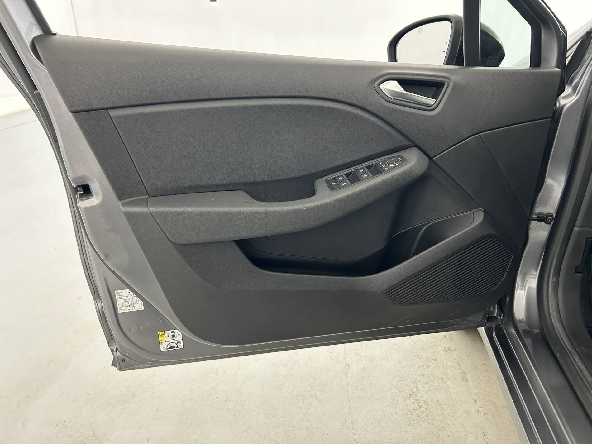 Vente en ligne Renault Clio 5 Clio TCe 90 au prix de 14 890 €