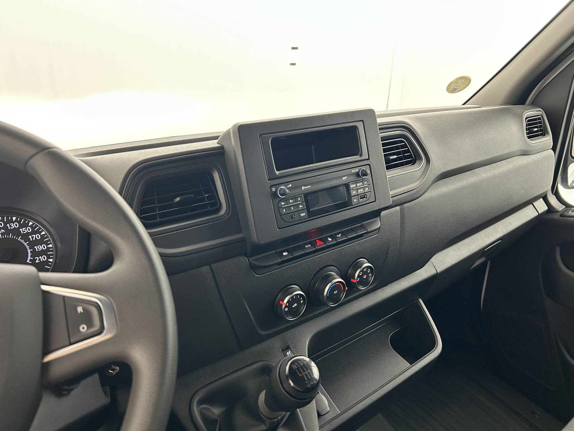 Vente en ligne Renault Master Fourgon MASTER FGN TRAC F3500 L3H3 BLUE DCI 135 au prix de 26 990 €