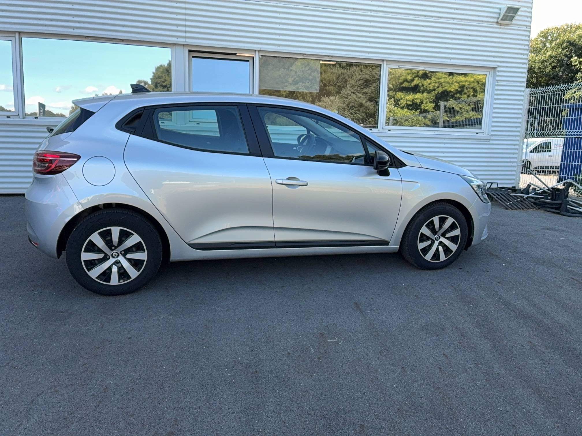 Vente en ligne Renault Clio 5 Clio TCe 90 au prix de 14 590 €