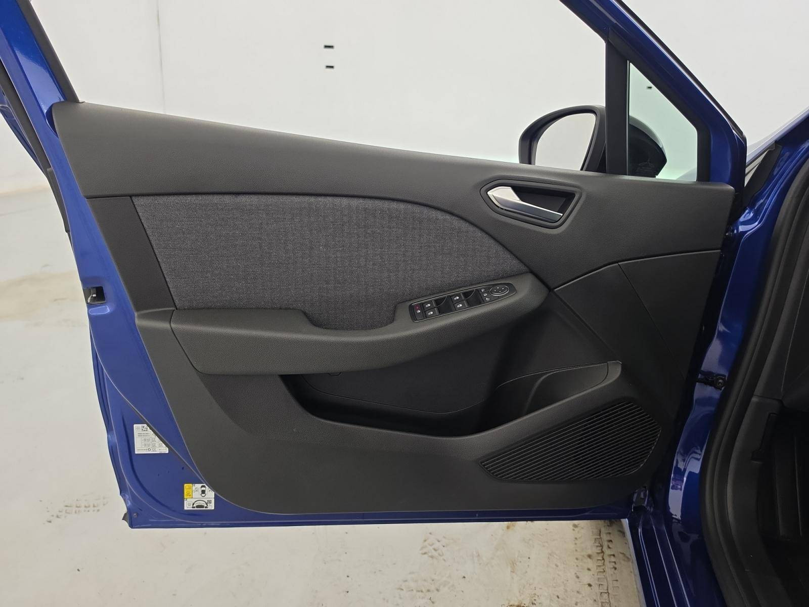 Vente en ligne Renault Clio 5 Clio E-Tech full hybrid 145 ch GSR2 au prix de 20 990 €