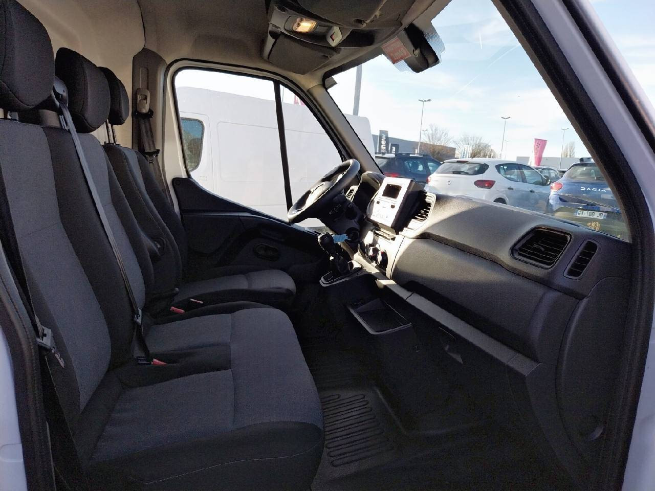 Vente en ligne Renault Master Fourgon MASTER FGN TRAC F3500 L2H2 BLUE DCI 135 au prix de 24 990 €