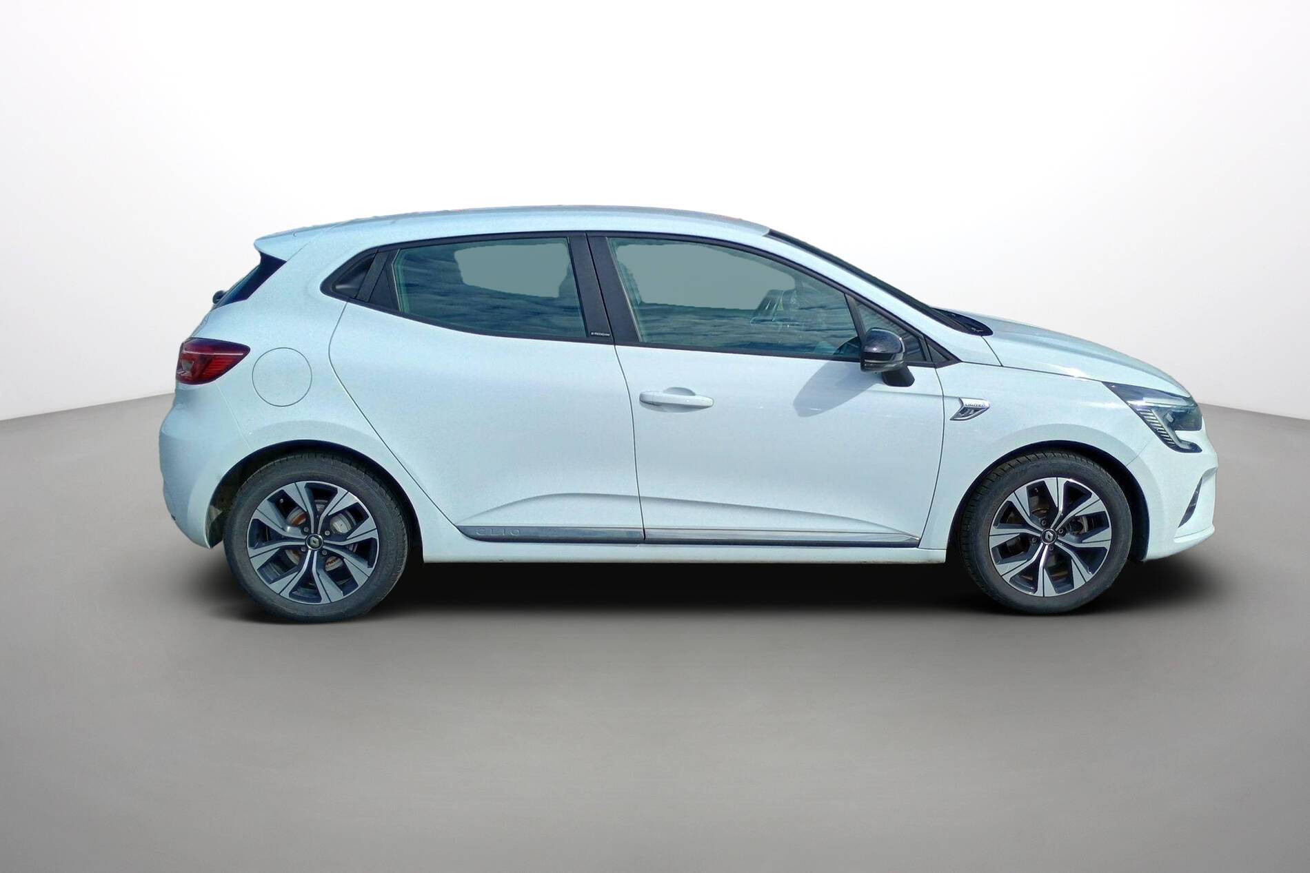 Vente en ligne Renault Clio 5 Clio E-Tech 140 - 21 au prix de 14 890 €
