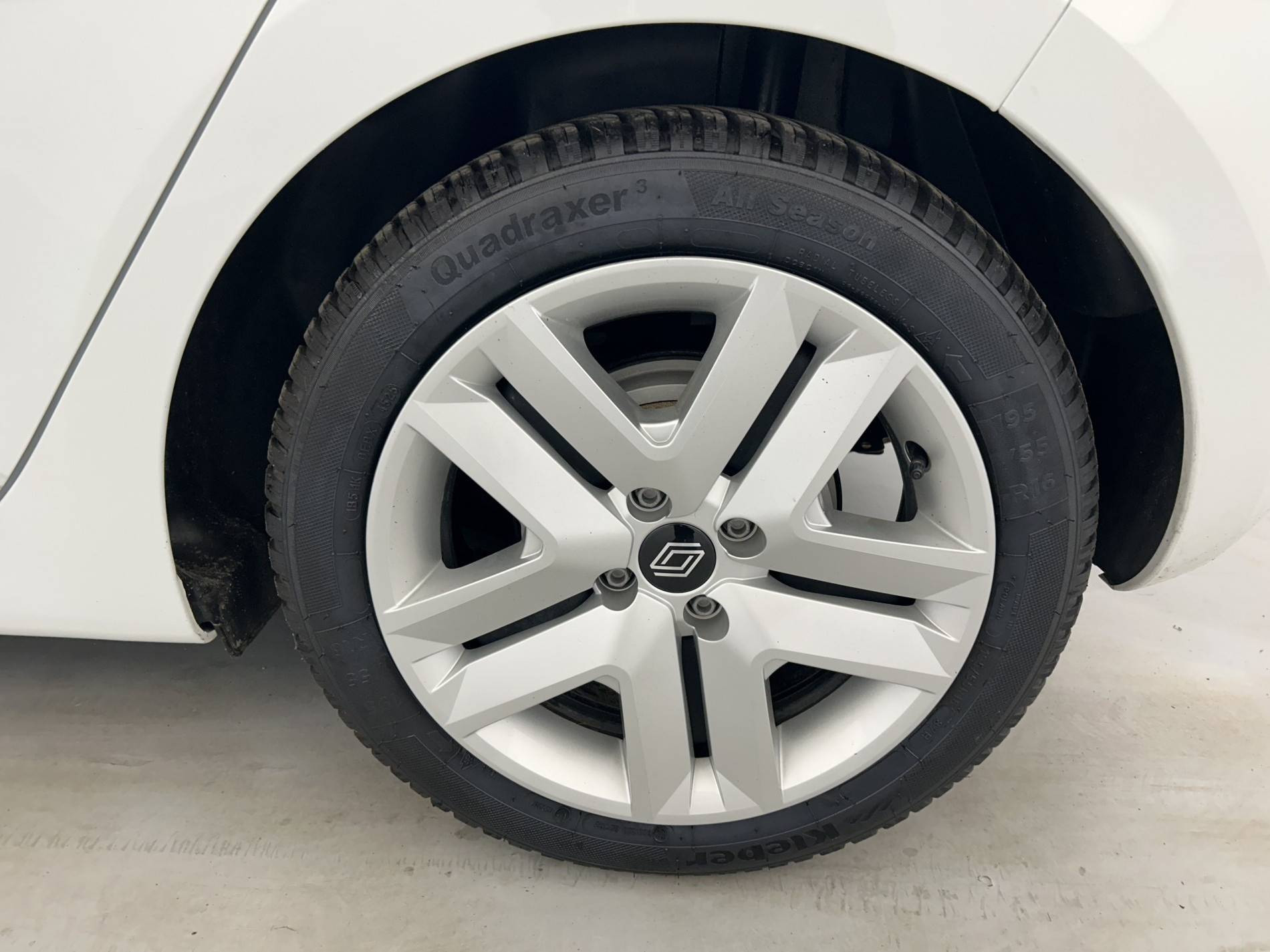 Vente en ligne Renault Clio 5 Clio E-Tech full hybrid 145 au prix de 18 290 €