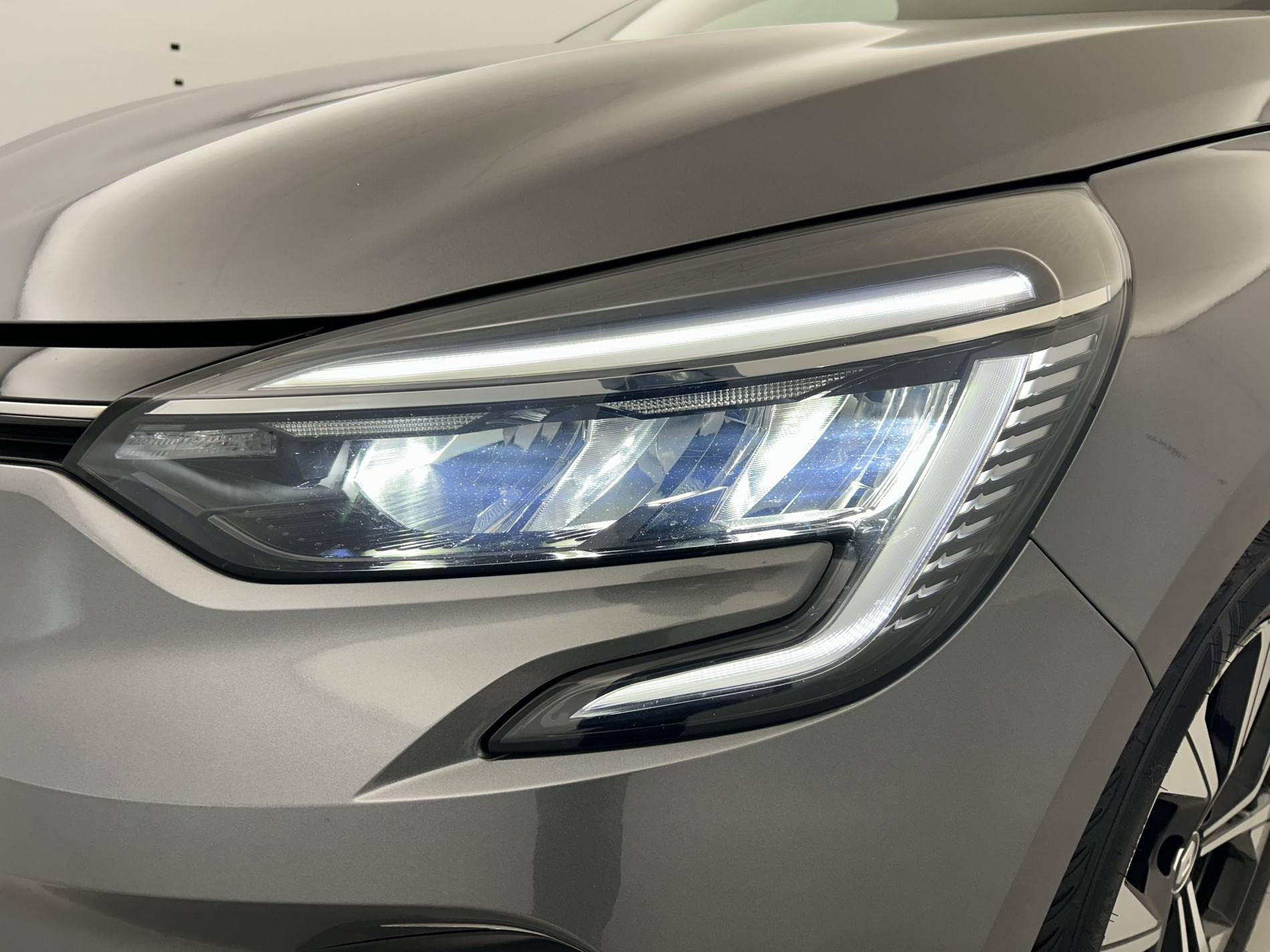 Vente en ligne Renault Clio 5 Clio TCe 90 au prix de 13 790 €