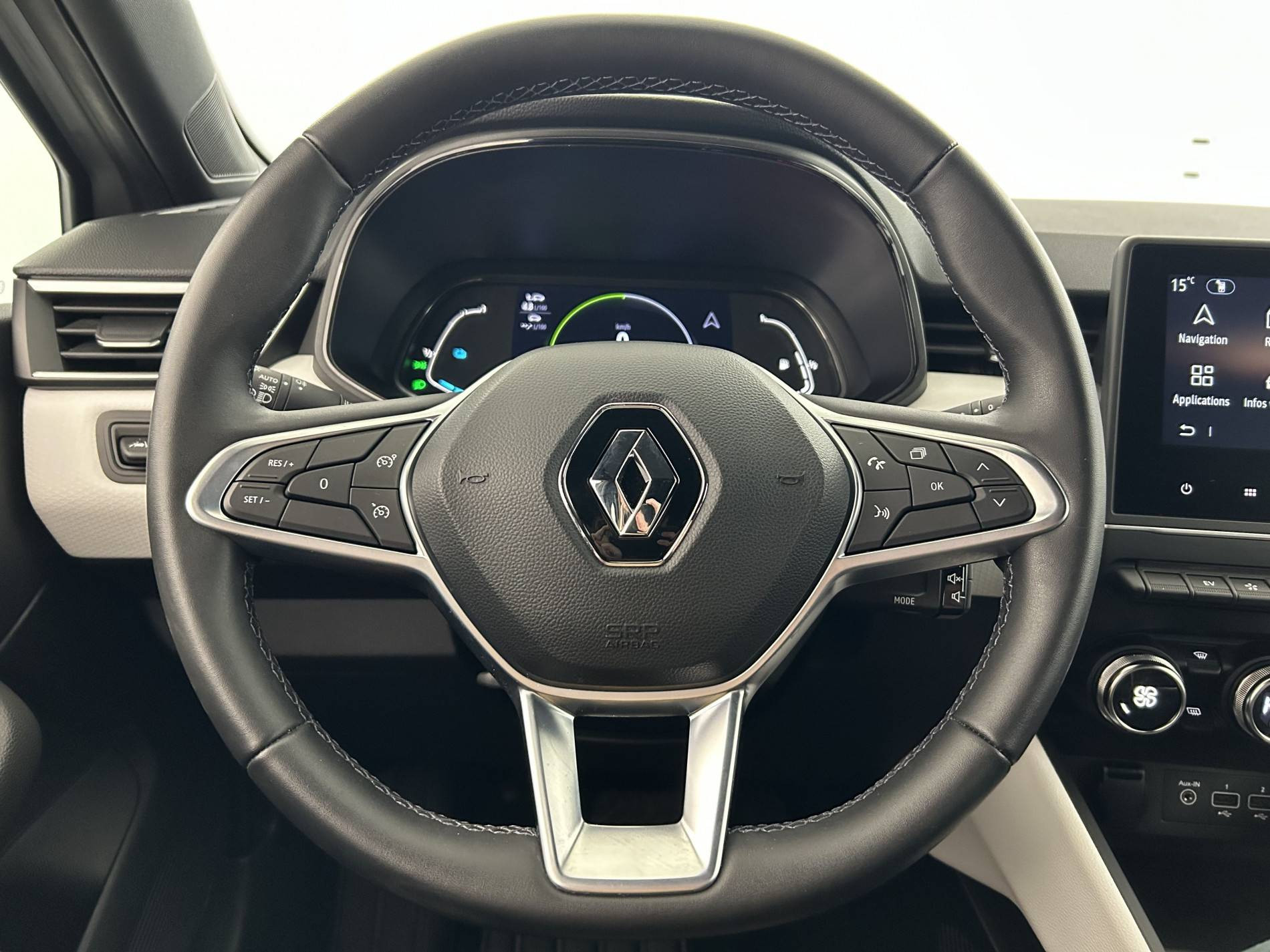 Vente en ligne Renault Clio 5 Clio E-Tech 140 - 21N au prix de 16 890 €
