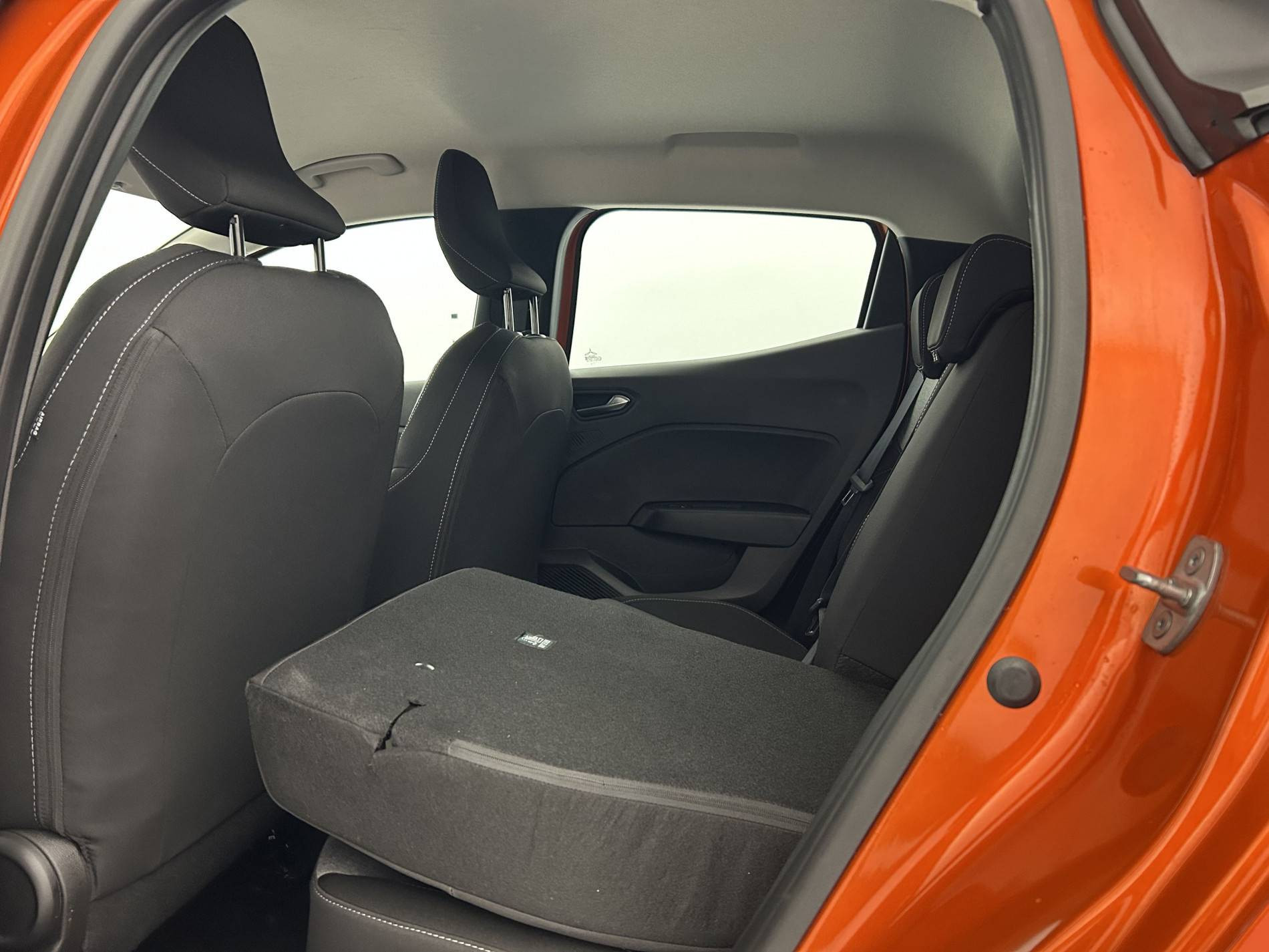 Vente en ligne Renault Clio 5 Clio E-Tech full hybrid 145 ch GSR2 au prix de 19 990 €