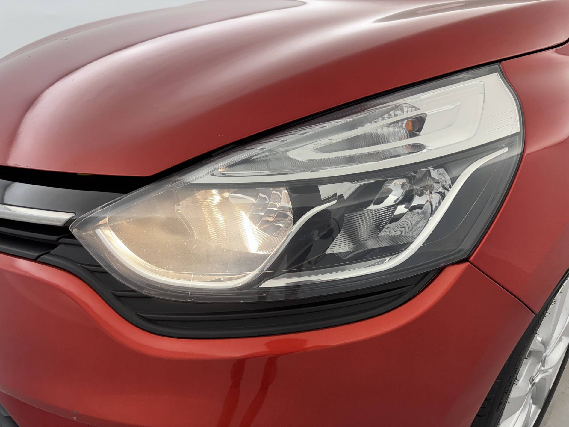Vente en ligne Renault Clio 4 Clio TCe 90 E6C au prix de 11 790 €