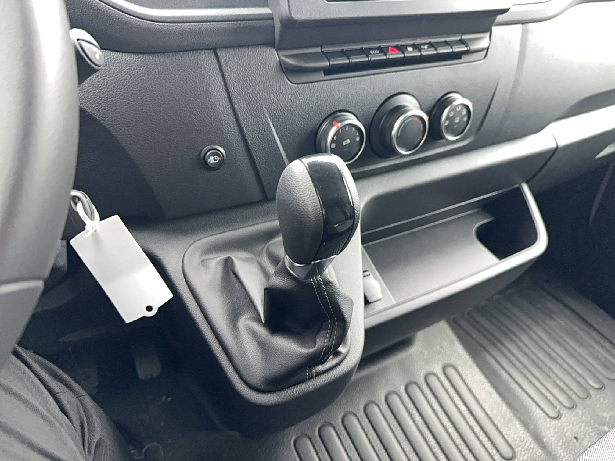 Vente en ligne Renault Master E-Tech MASTER ELECTRIQUE FGN L2H2 F3500 EV52 au prix de 26 900 €