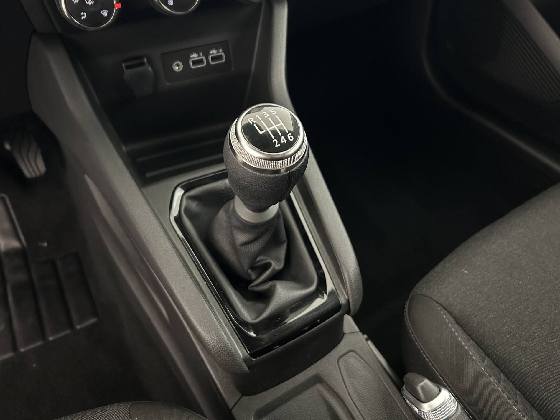 Vente en ligne Renault Clio 5 Clio TCe 90 au prix de 13 490 €