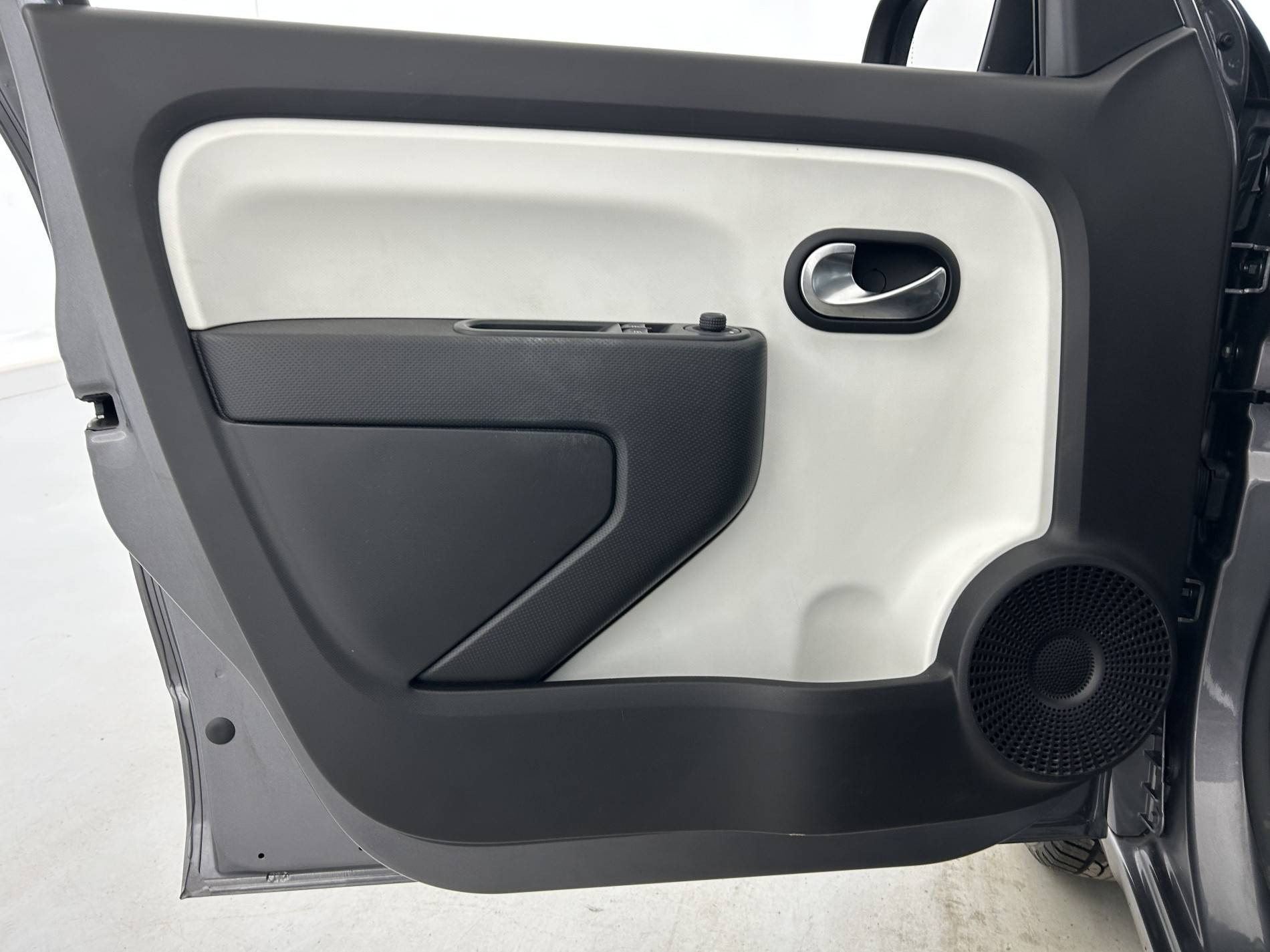 Vente en ligne Renault Twingo 3  SCe 75 - 20 au prix de 10 990 €
