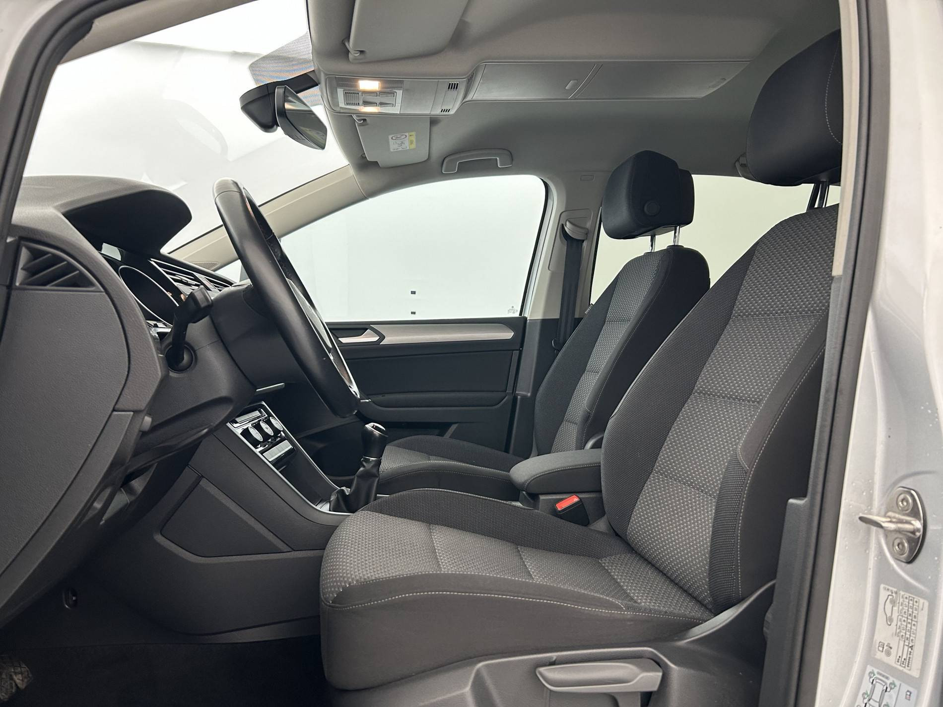 Vente en ligne Volkswagen Touran Touran 1.6 TDI 115 BMT 7pl au prix de 17 990 €