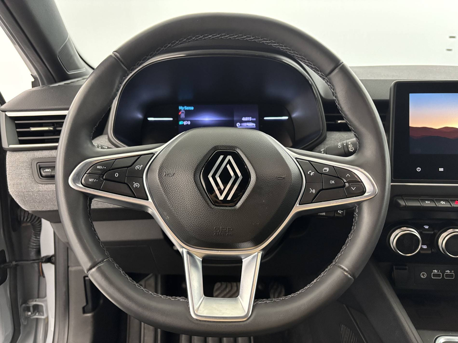 Vente en ligne Renault Clio 5 Clio E-Tech full hybrid 145 au prix de 17 990 €