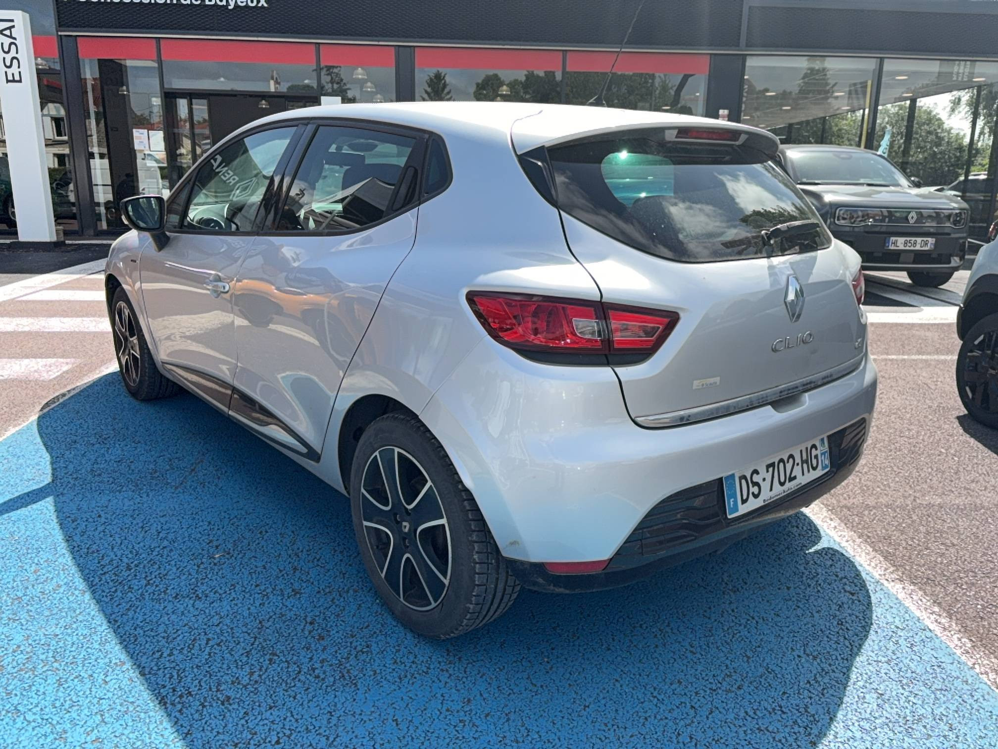 Vente en ligne Renault Clio 4  dCi 75 eco2 au prix de 9 590 €