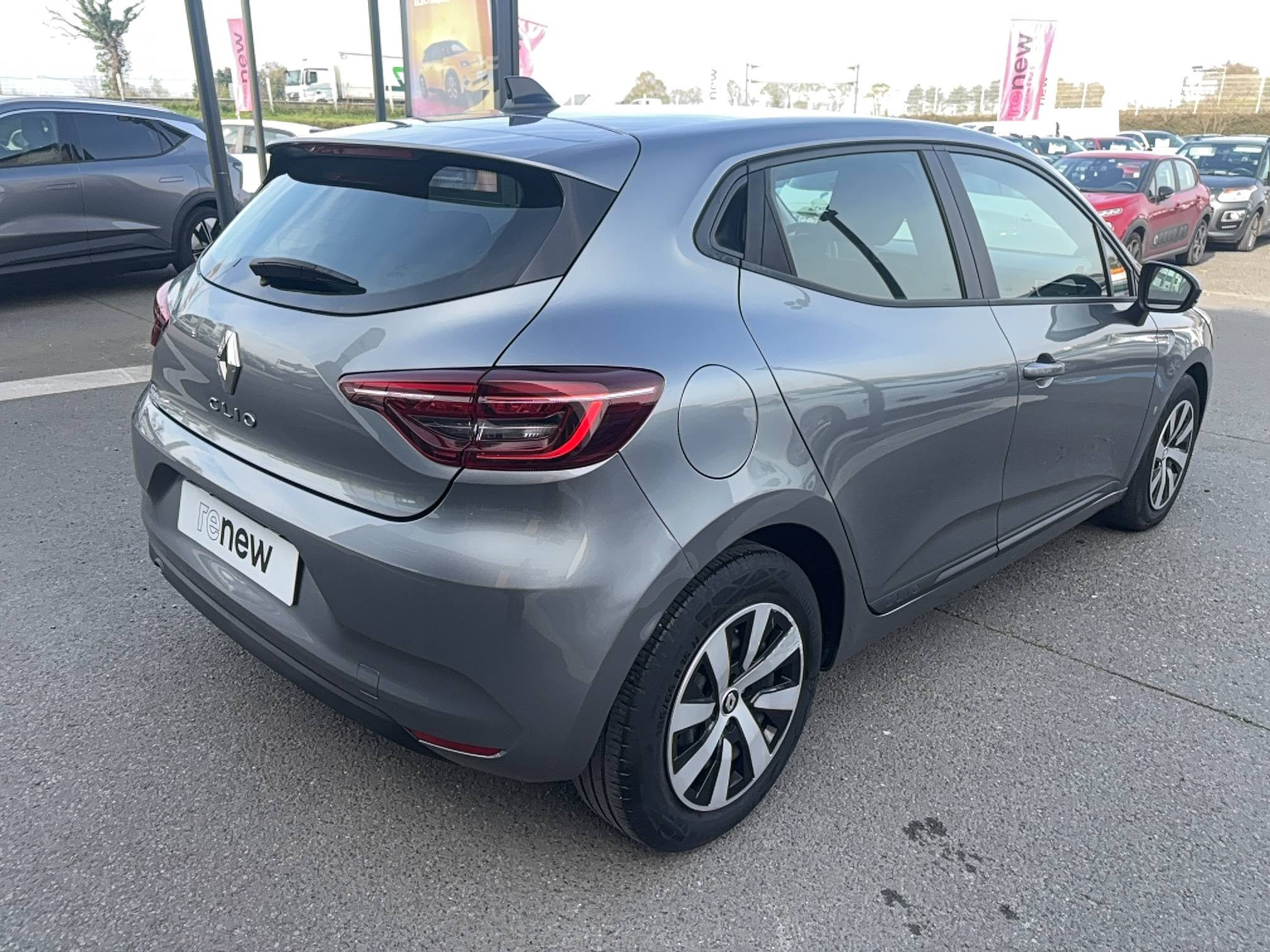 Vente en ligne Renault Clio 5 Clio TCe 90 au prix de 13 690 €