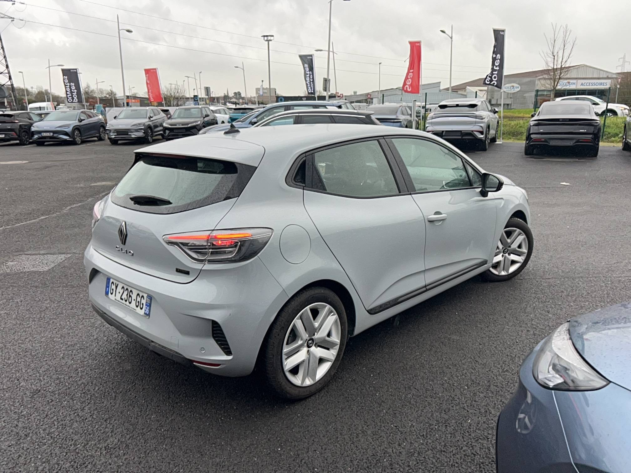 Renault Clio 5 Clio E-Tech full hybrid 145 ch GSR2 occasion de 2024 en vente à Nantes