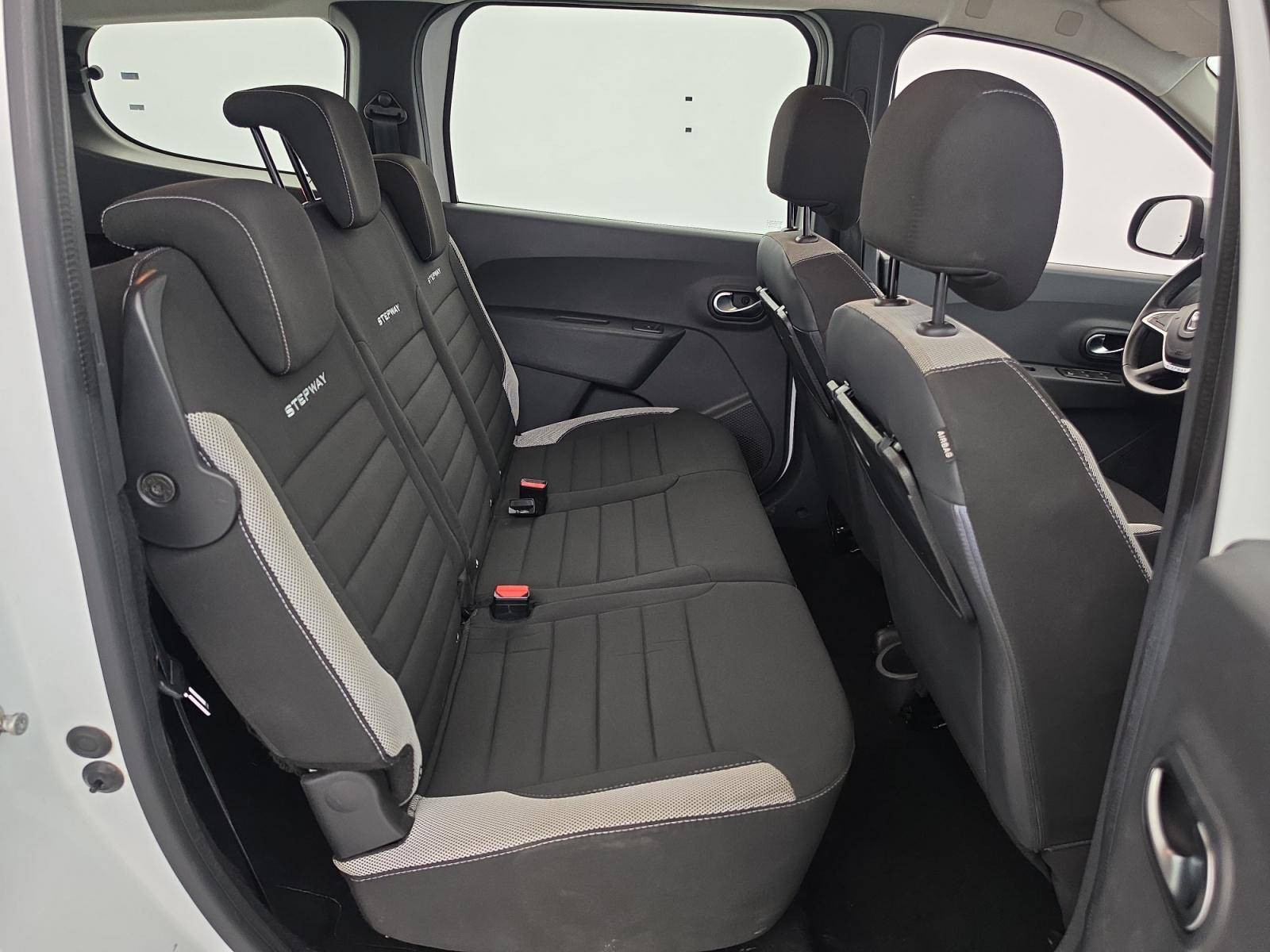 Vente en ligne Dacia Lodgy  Blue dCi 115 7 places au prix de 16 890 €