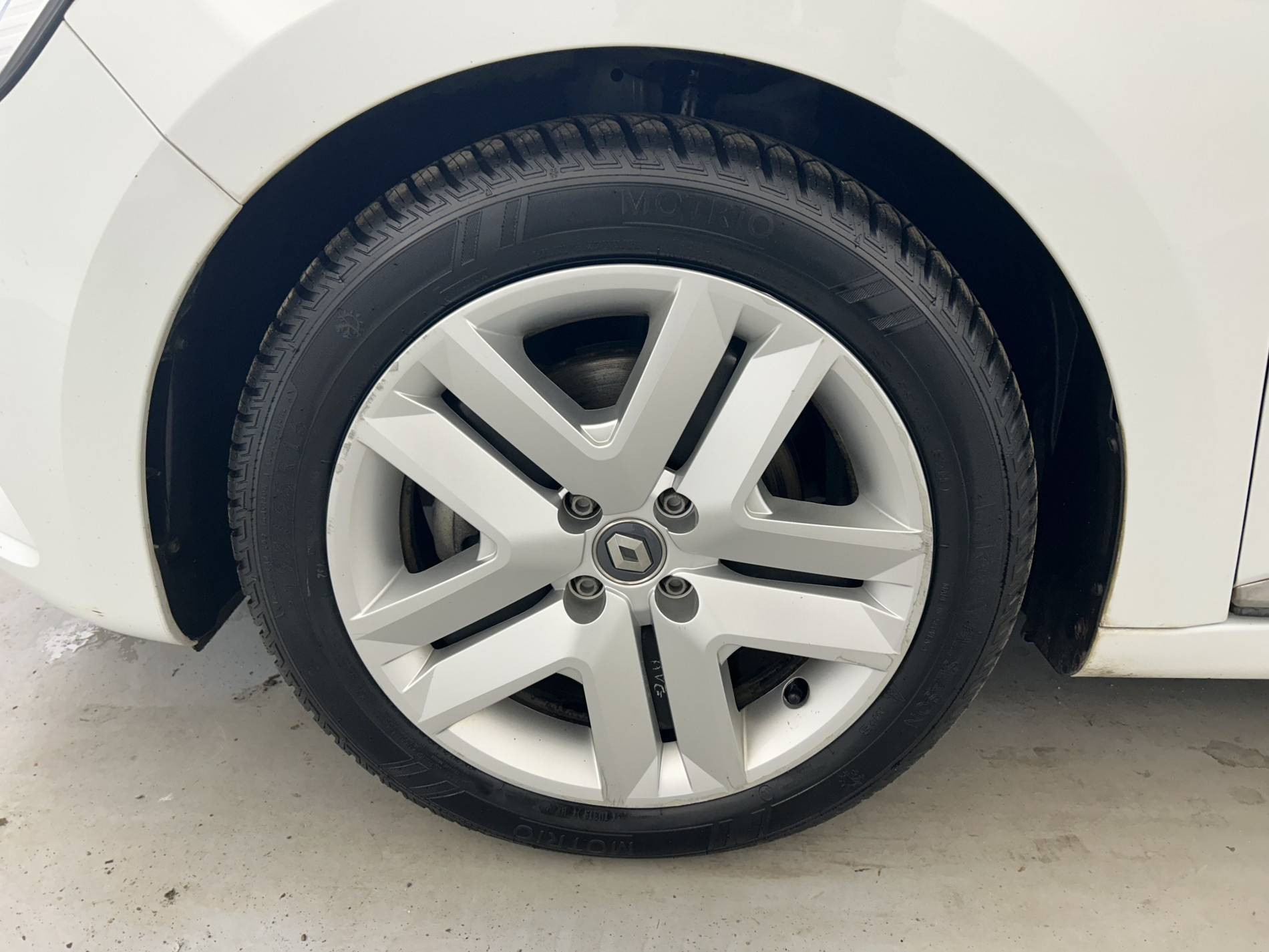 Vente en ligne Renault Clio 5 Clio E-Tech 140 - 21N au prix de 11 990 €