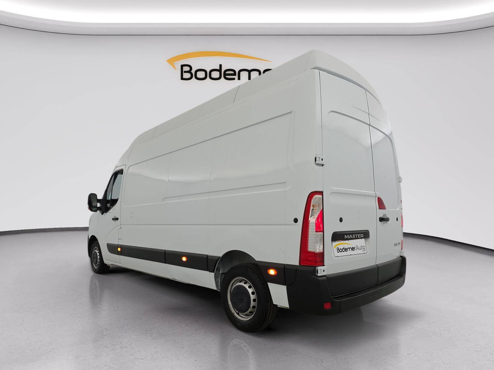 Vente en ligne Renault Master Fourgon MASTER FGN TRAC F3500 L3H3 BLUE DCI 135 au prix de 25 900 €