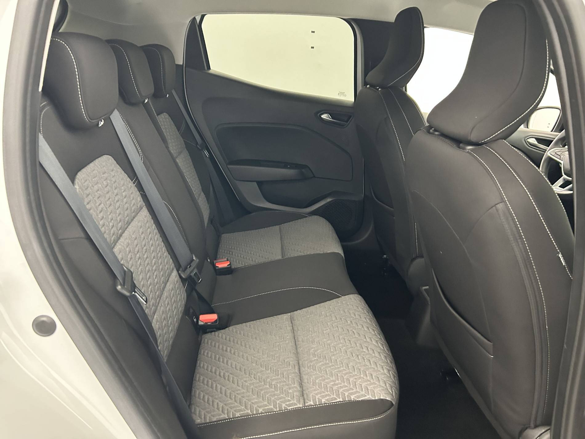 Vente en ligne Renault Clio 5 Clio TCe 90 au prix de 13 790 €