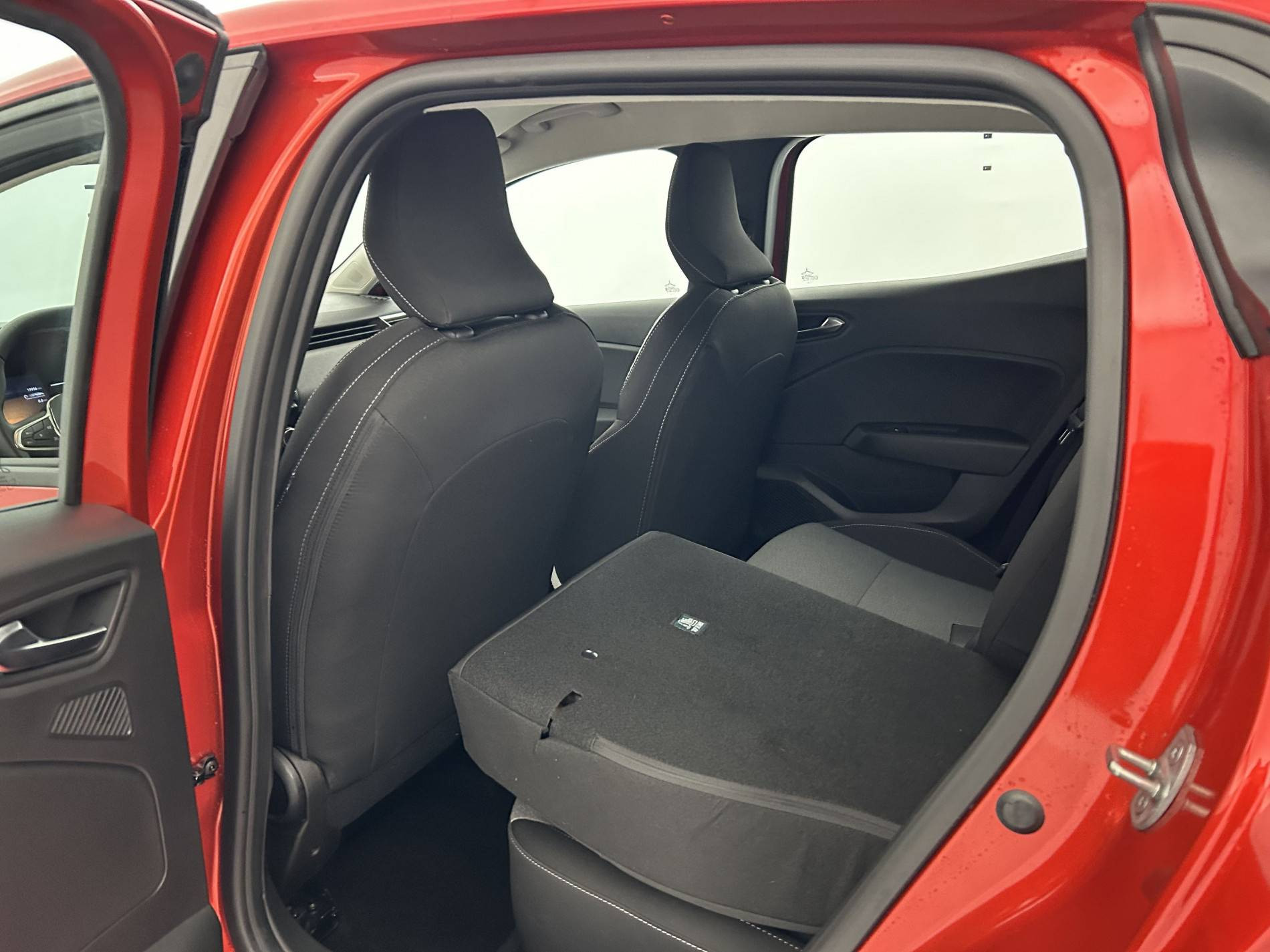 Vente en ligne Renault Clio 5 Clio E-Tech full hybrid 145 ch GSR2 au prix de 19 590 €