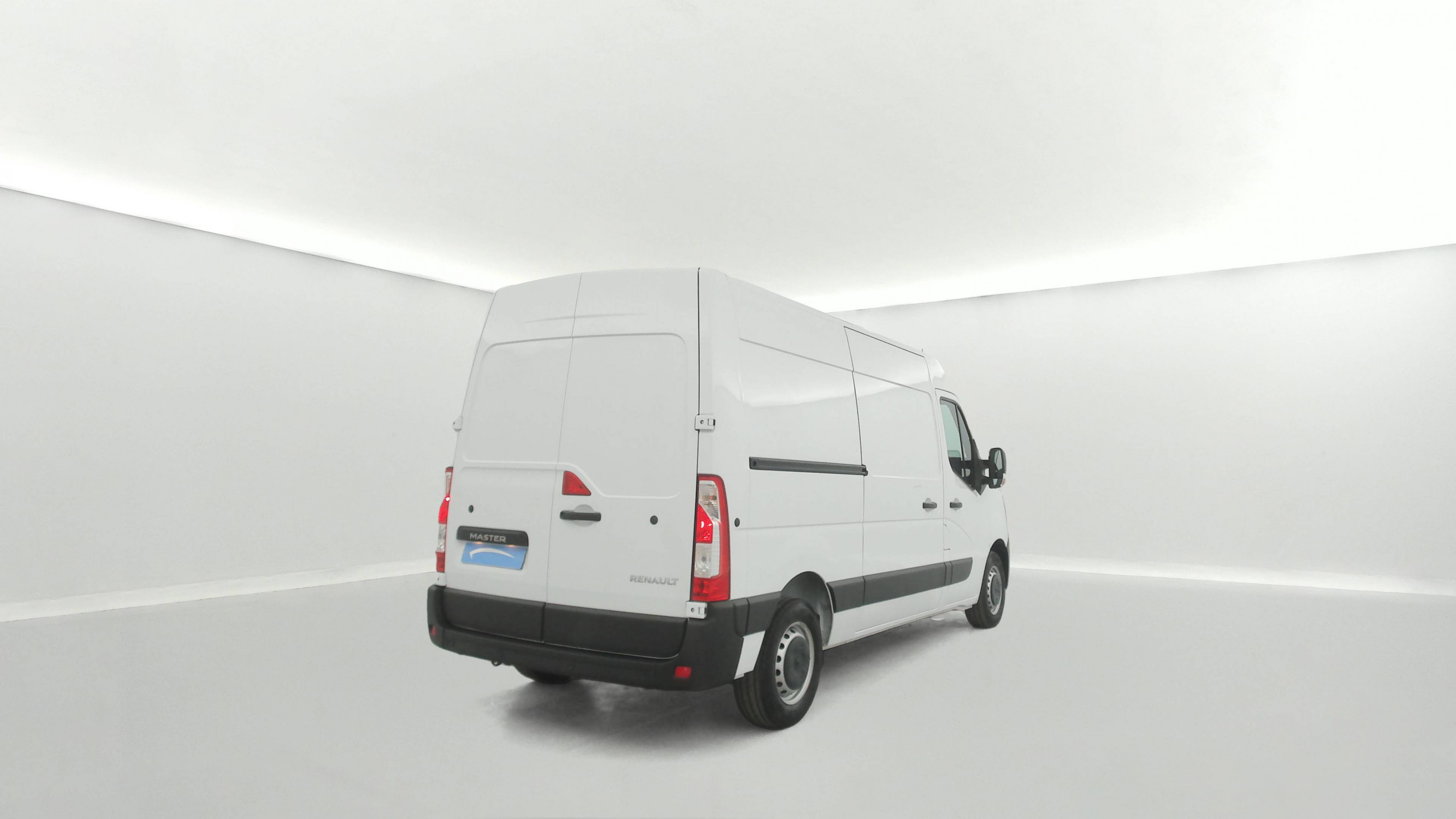 Vente en ligne Renault Master Fourgon MASTER FGN TRAC F3500 L2H2 BLUE DCI 135 au prix de 25 990 €