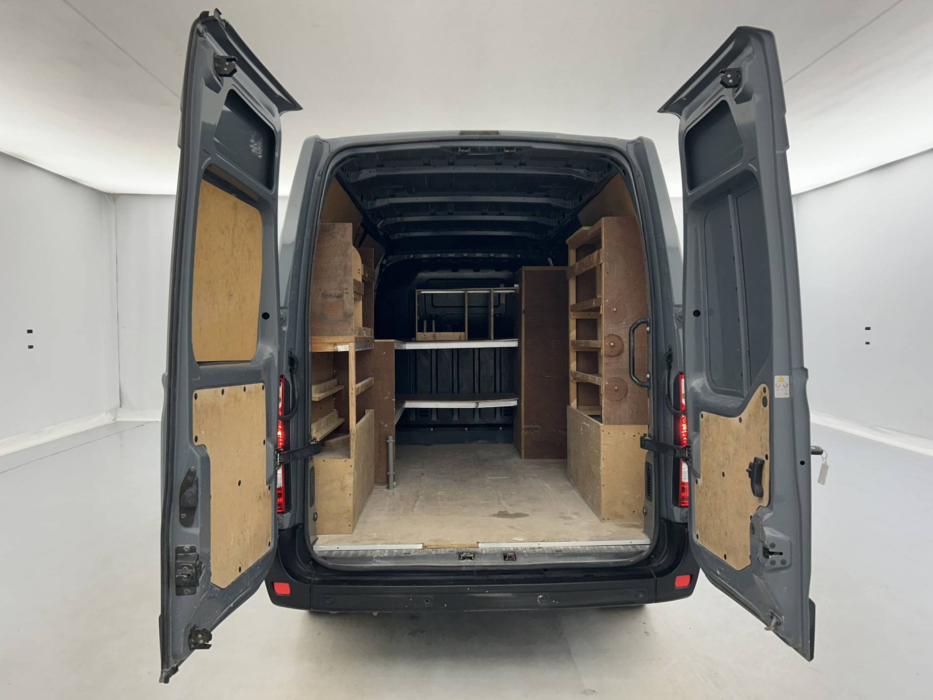 Vente en ligne Renault Master Fourgon MASTER FGN TRAC F3500 L2H2 DCI 135 au prix de 18 999 €