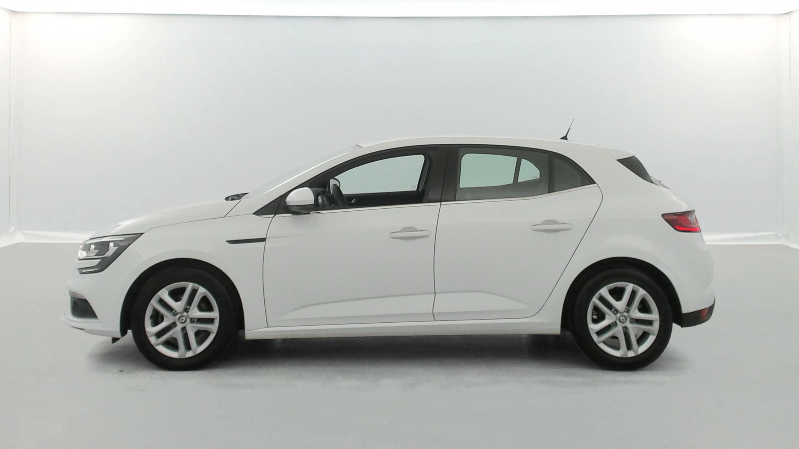 Vente en ligne Renault Megane 4 Mégane IV Berline Blue dCi 115 au prix de 14 480 €