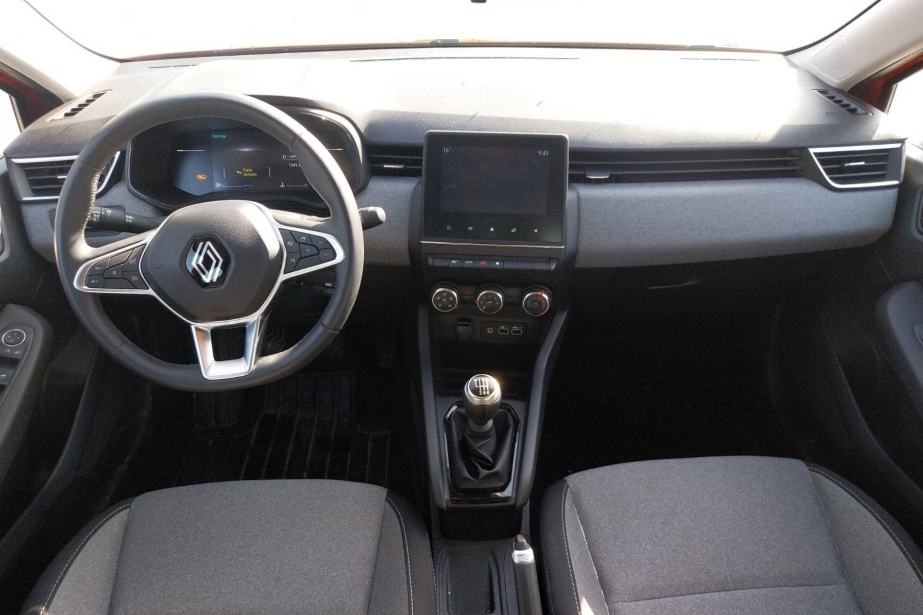Vente en ligne Renault Clio 5 Clio TCe 90 au prix de 15 490 €
