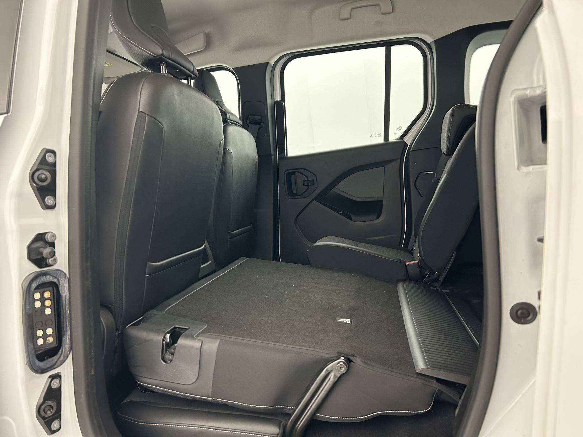 Vente en ligne Renault Kangoo  Blue dCi 95 au prix de 21 590 €