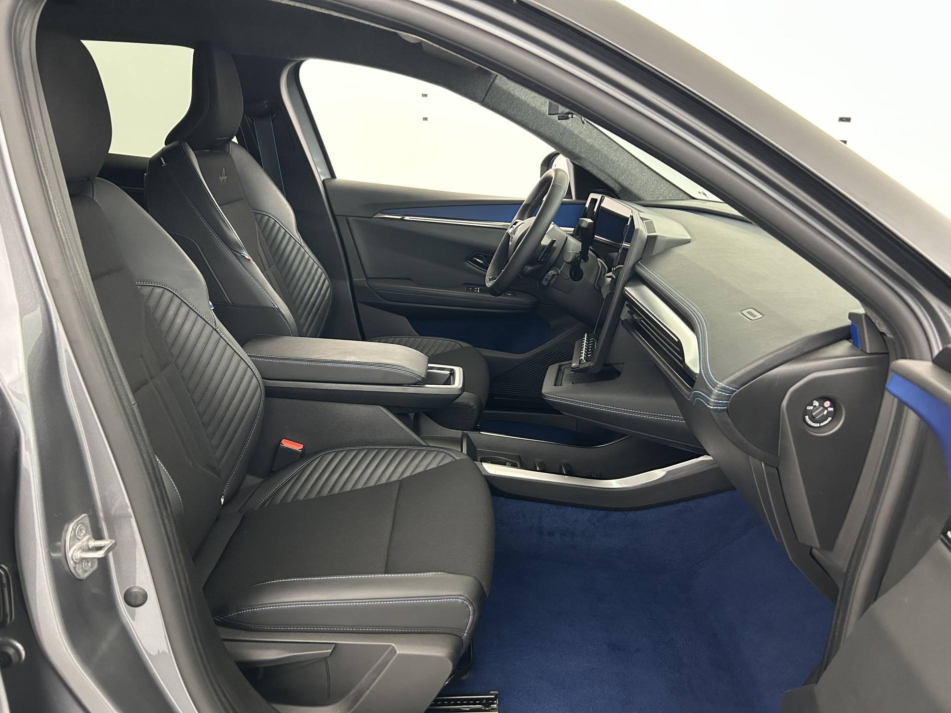 Vente en ligne Renault Scenic E-Tech Scenic E-Tech électrique 220 ch grande autonomie au prix de 37 991 €