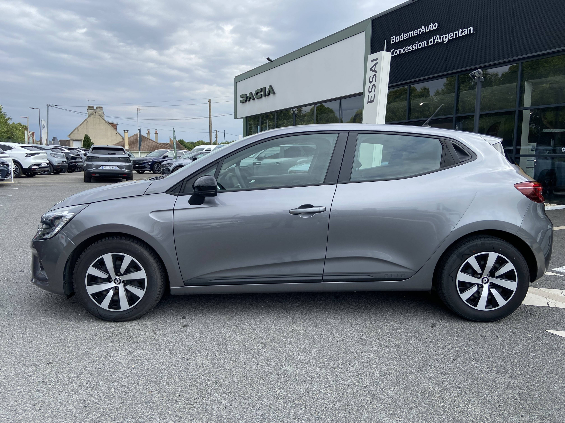 Vente en ligne Renault Clio 5 Clio TCe 90 au prix de 14 490 €