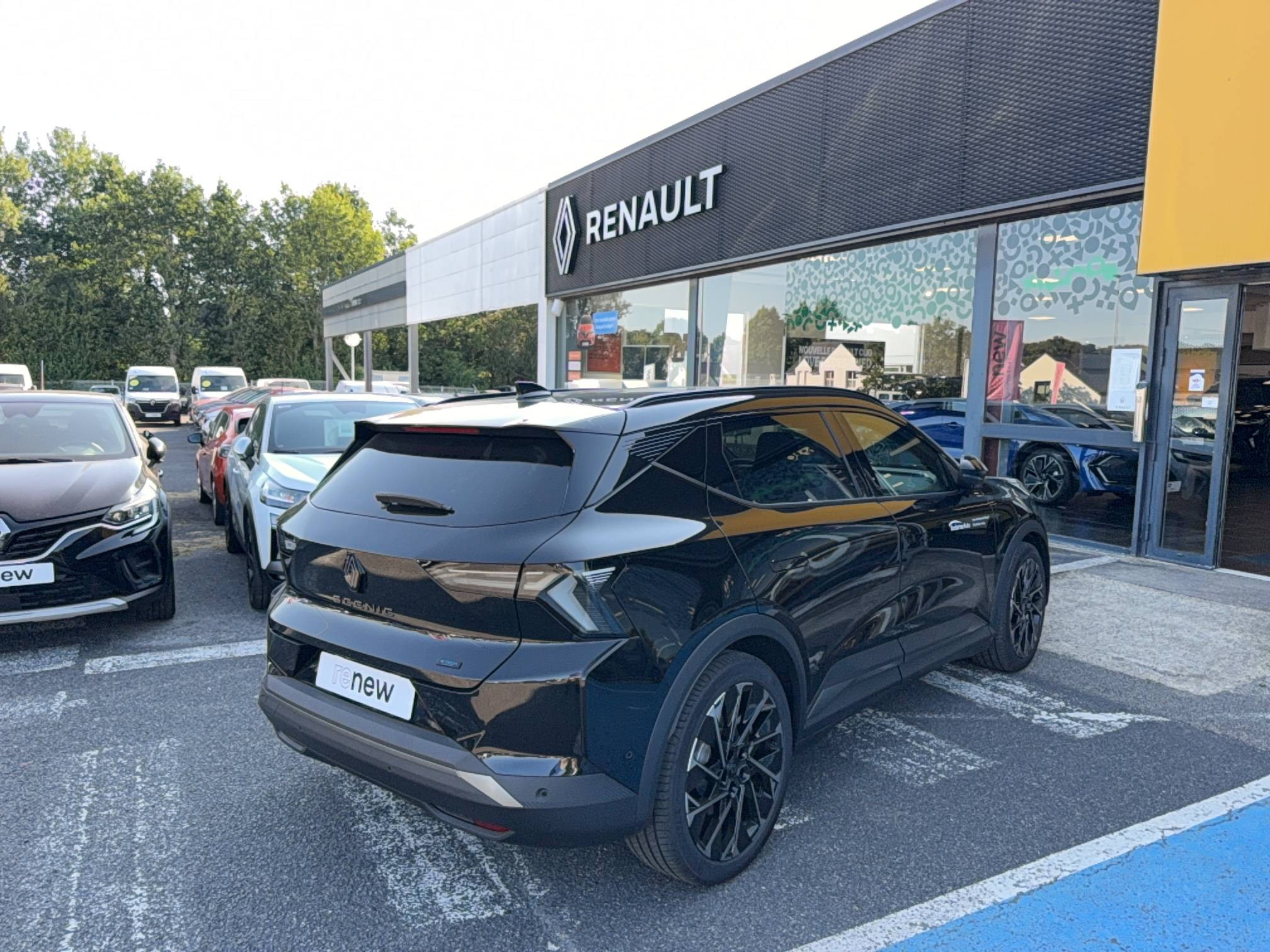 Vente en ligne Renault Scenic E-Tech Scenic E-Tech électrique 220 ch grande autonomie au prix de 47 900 €