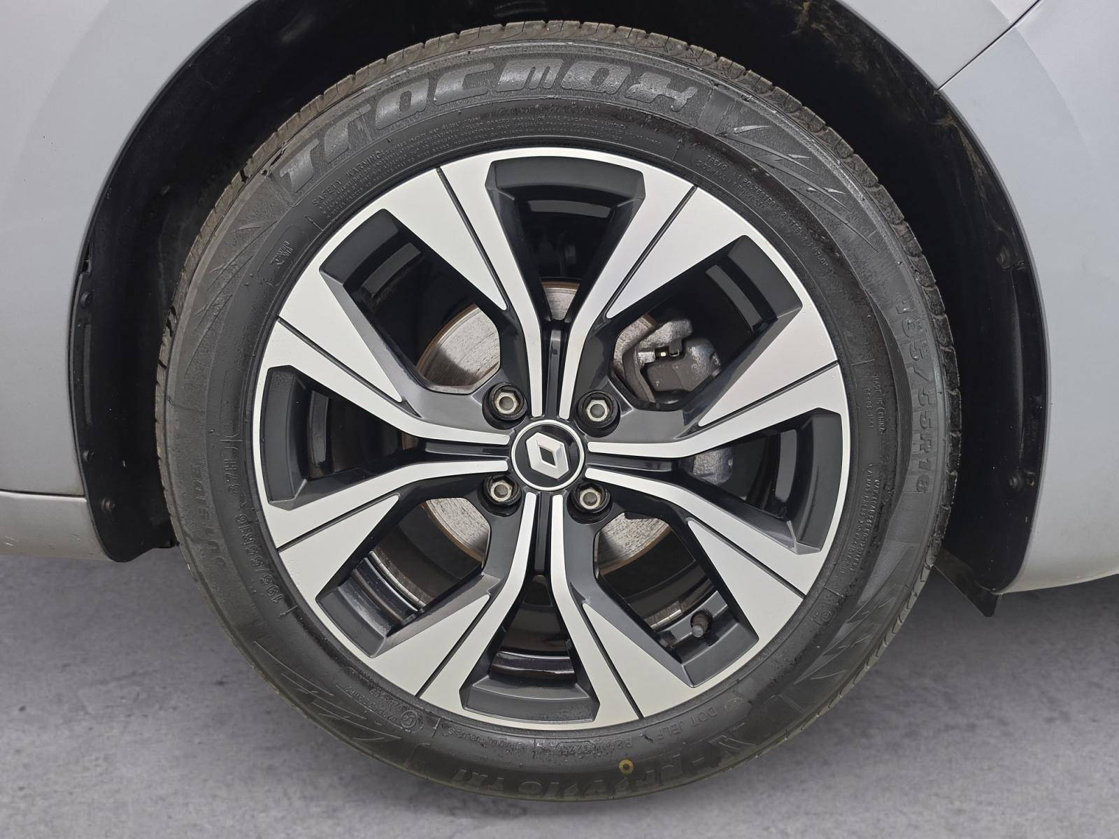 Vente en ligne Renault Clio 5 Clio TCe 90 au prix de 14 390 €