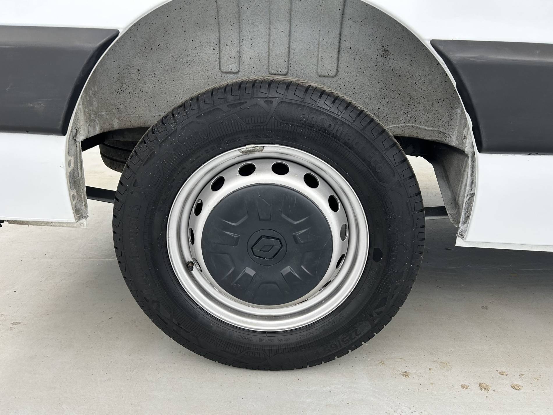 Vente en ligne Renault Master Fourgon MASTER FGN TRAC F3500 L2H2 BLUE DCI 135 au prix de 27 990 €