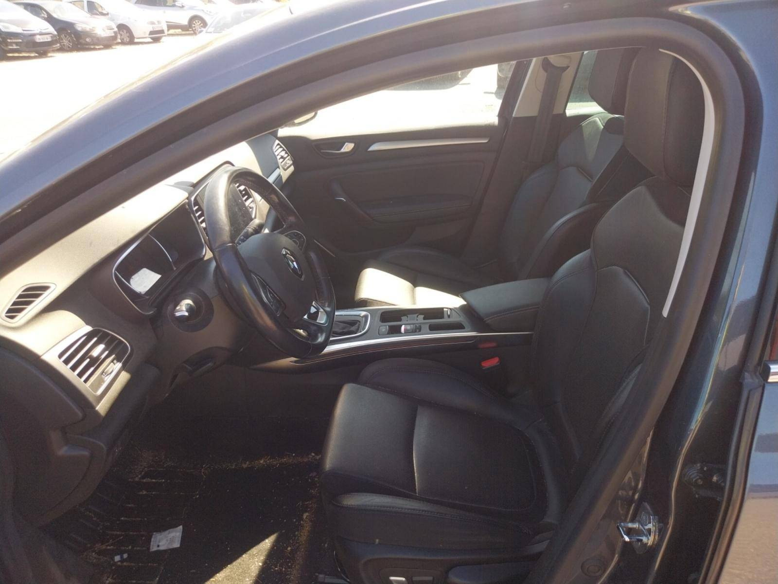 Vente en ligne Renault Megane 4 Mégane IV Berline TCe 140 EDC FAP au prix de 14 990 €