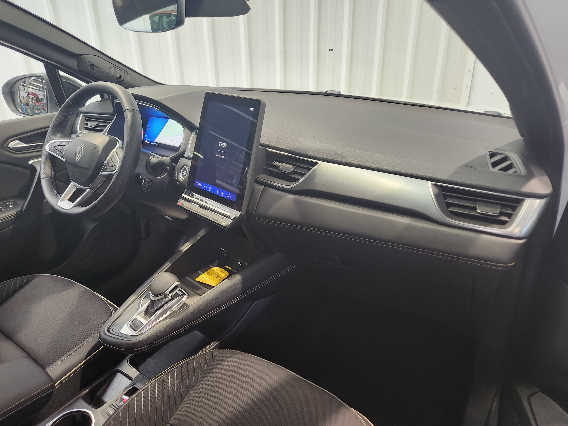 Vente en ligne Renault Symbioz  E-Tech full hybrid 145 au prix de 31 290 €