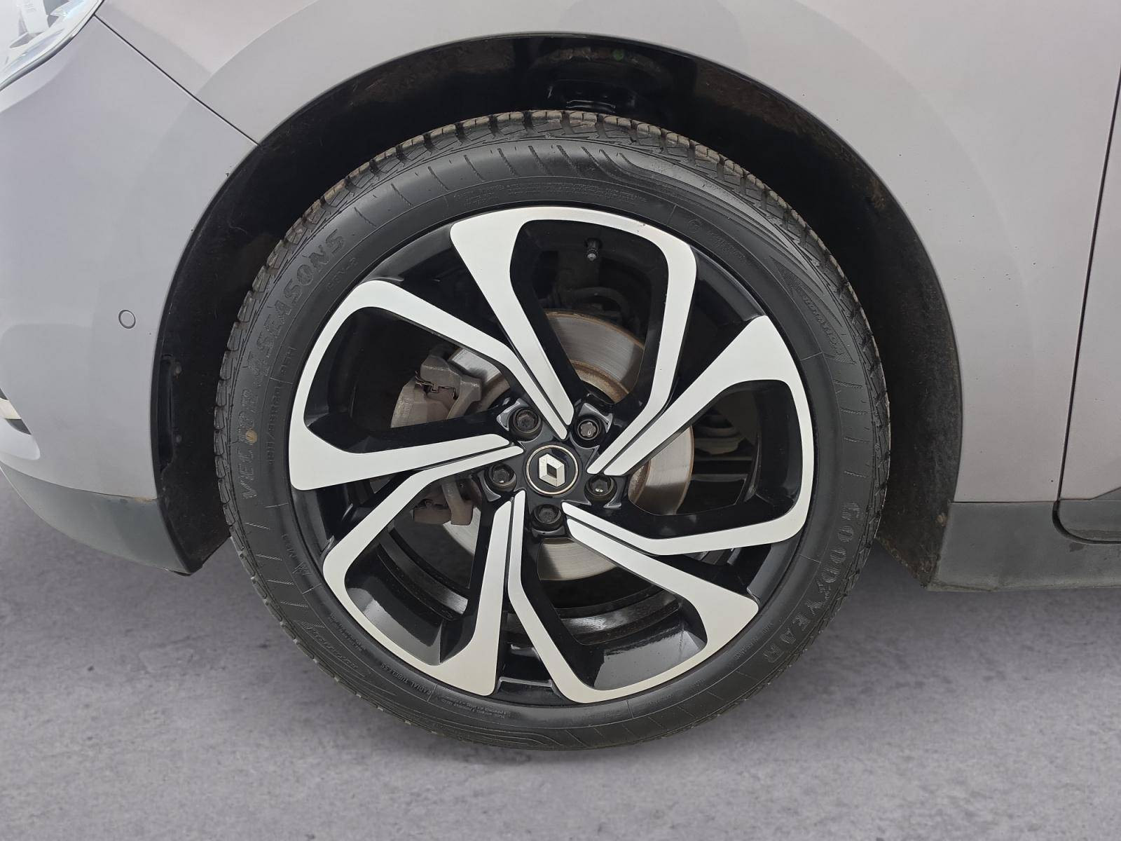 Vente en ligne Renault Grand Scenic 4 Grand Scenic Blue dCi 150 EDC au prix de 16 490 €
