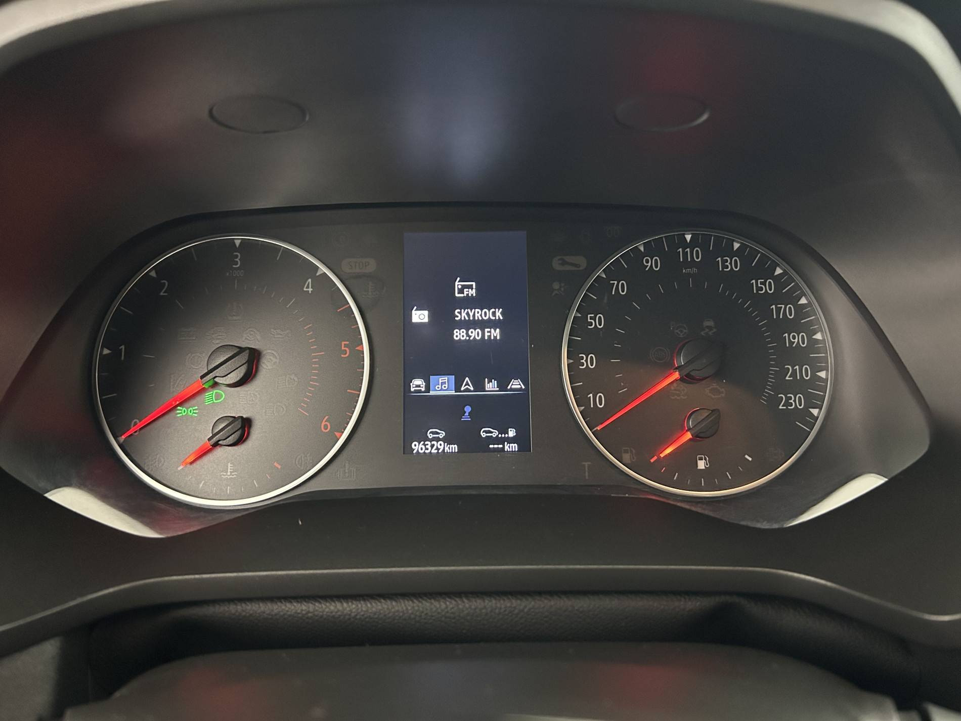 Vente en ligne Renault Captur  Blue dCi 95 au prix de 14 990 €